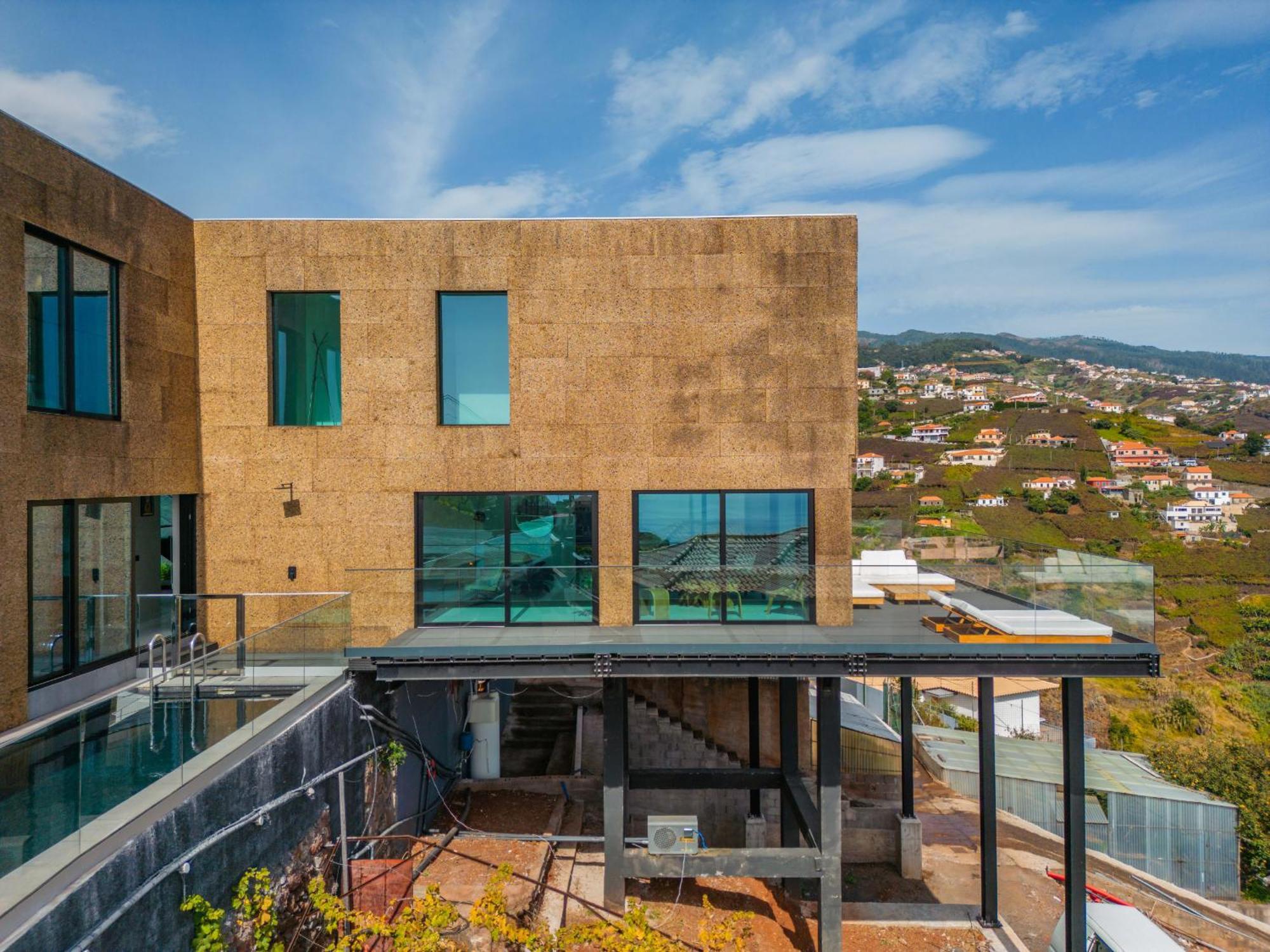 Villa House Of Cork And Ivy - By Wehost