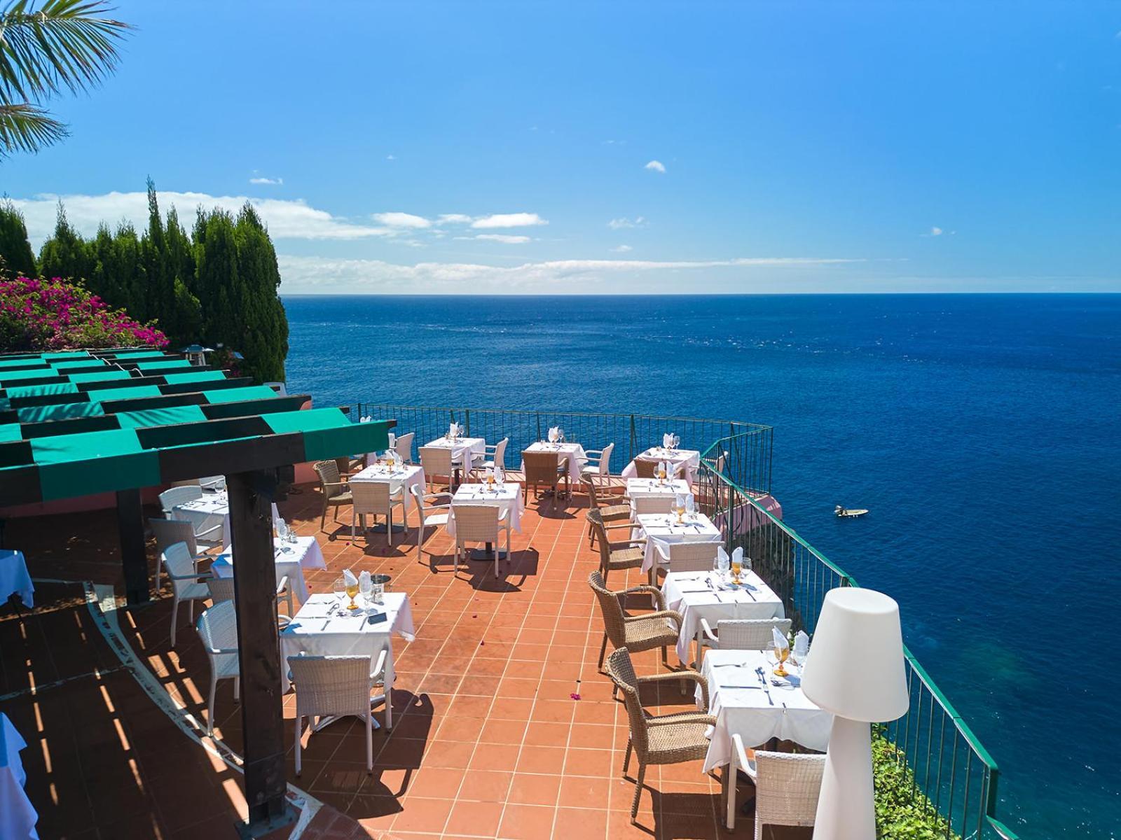 & Art Madeira Inn 3*