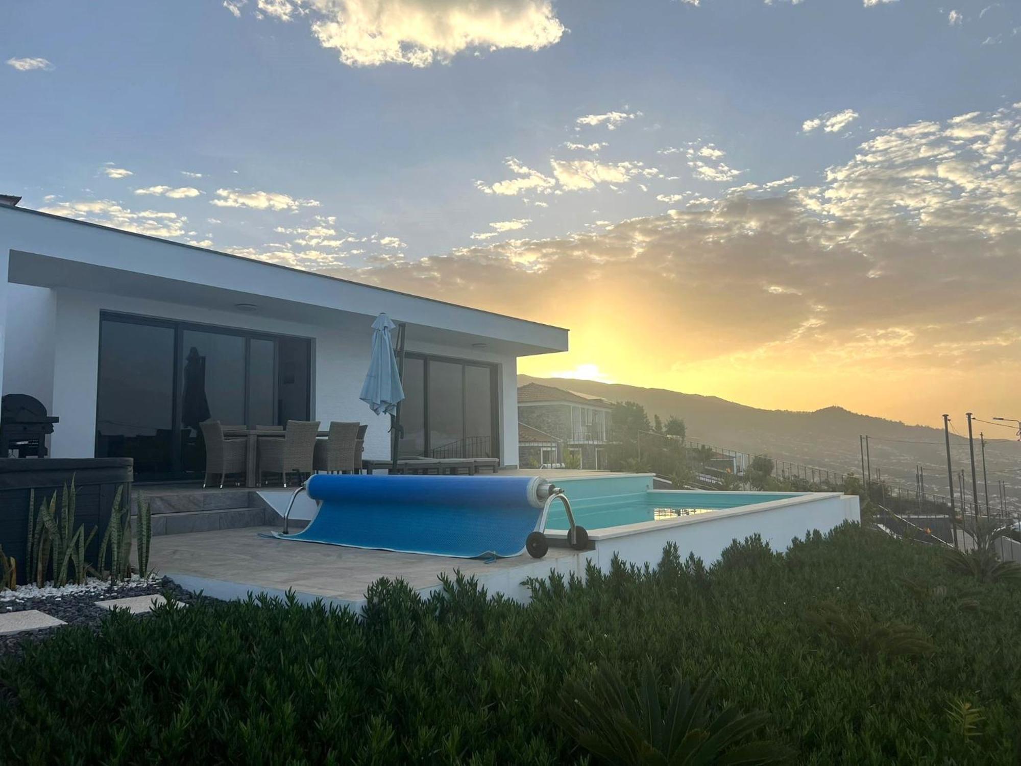 Sundowner Villa