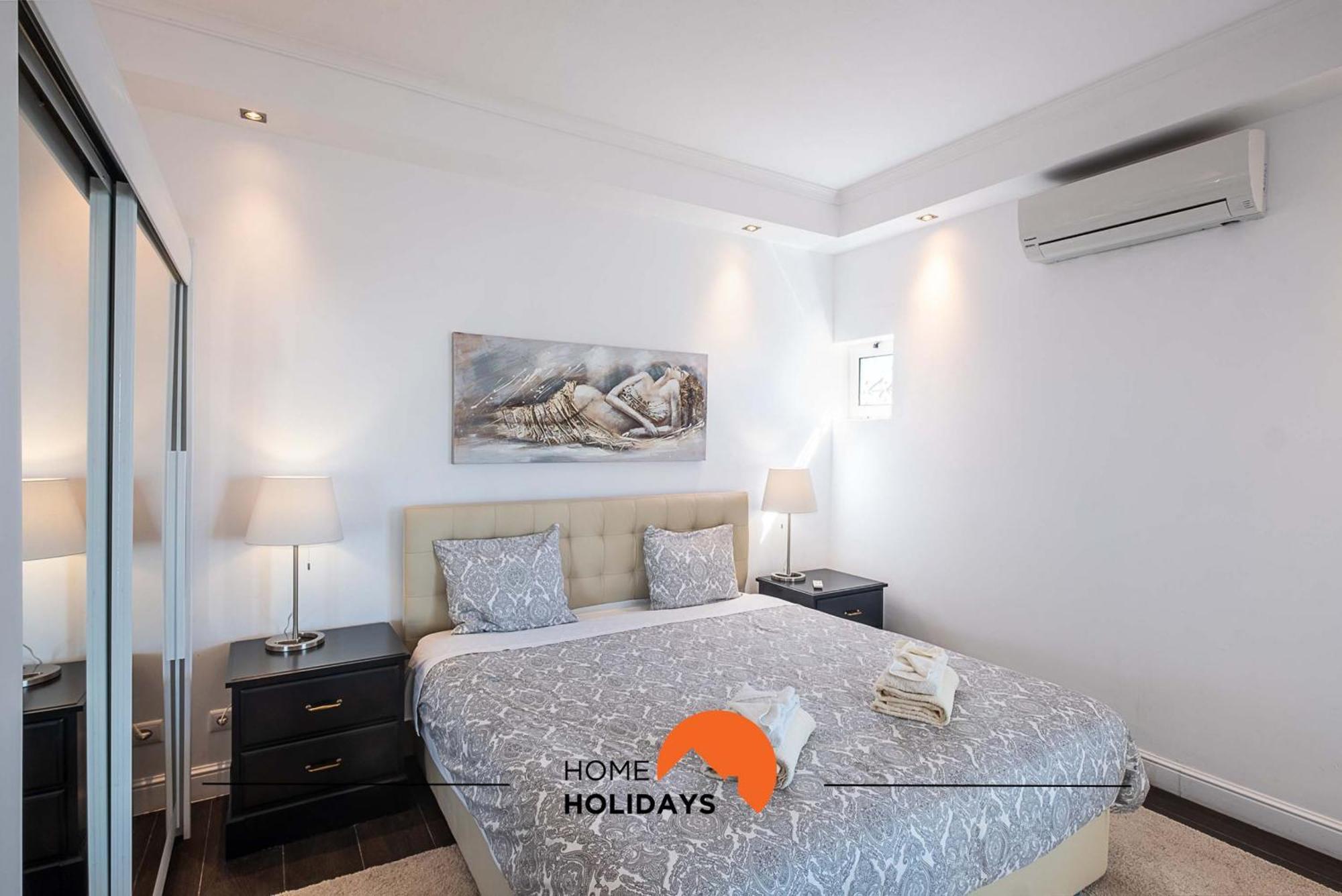 #016 T2 Windmill By Holidays Apartment *