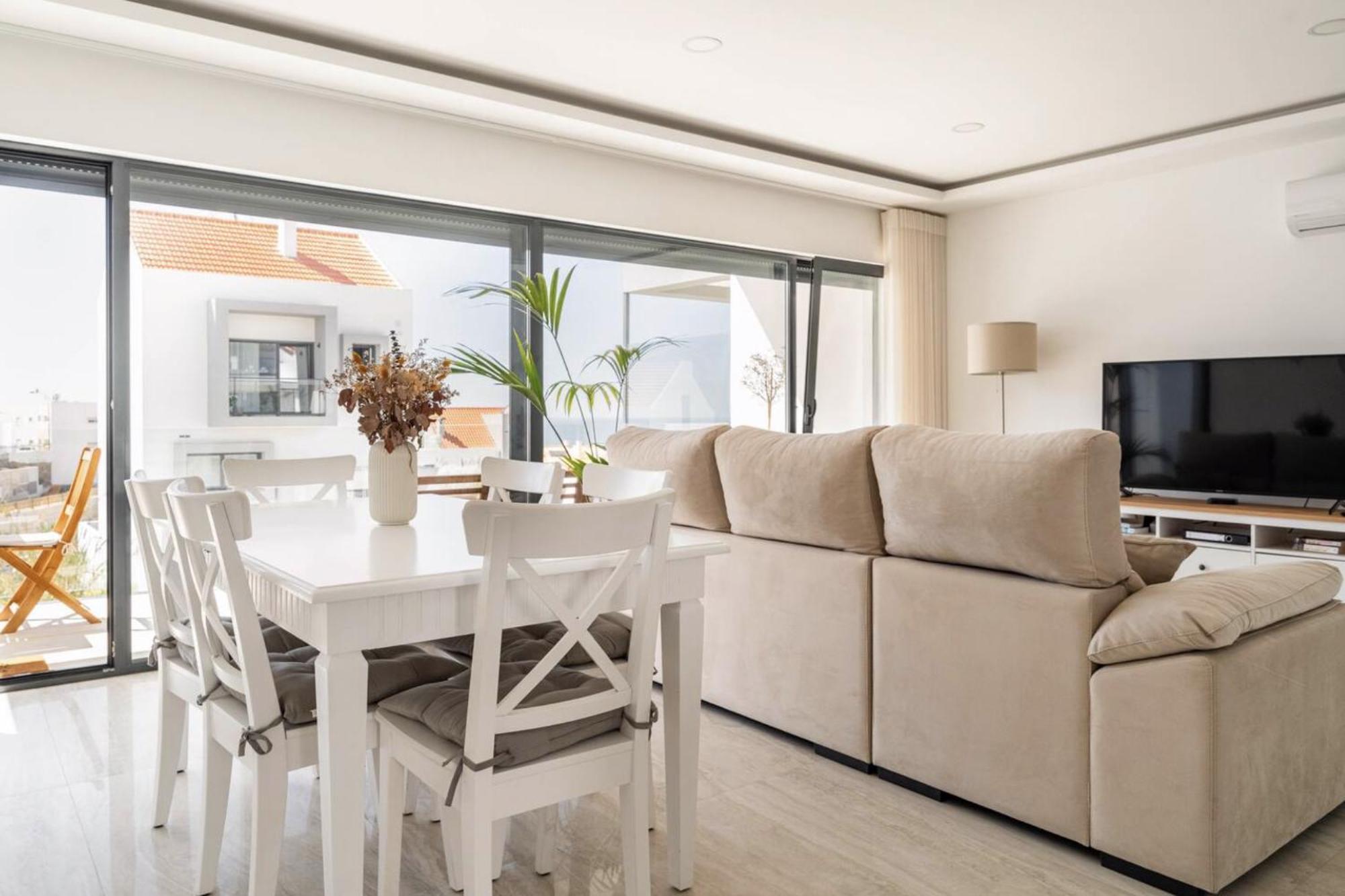 Beach, Ocean View & Bright House * Ericeira