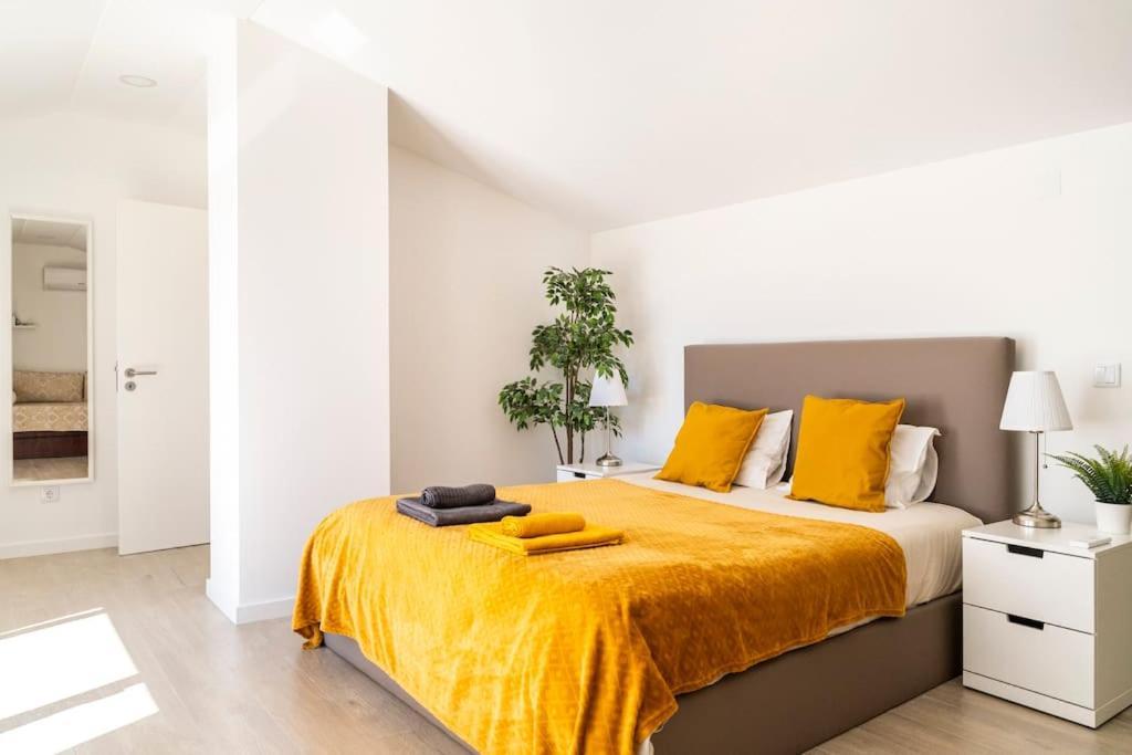Beach, Ocean View & Bright House Ericeira
