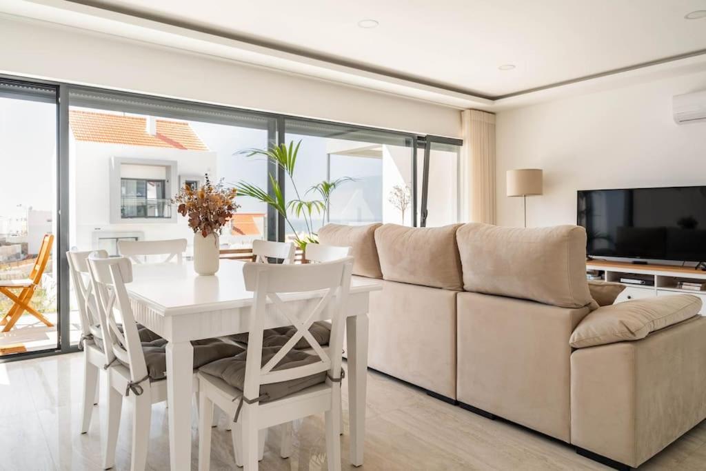 Beach, Ocean View & Bright House Villa *
