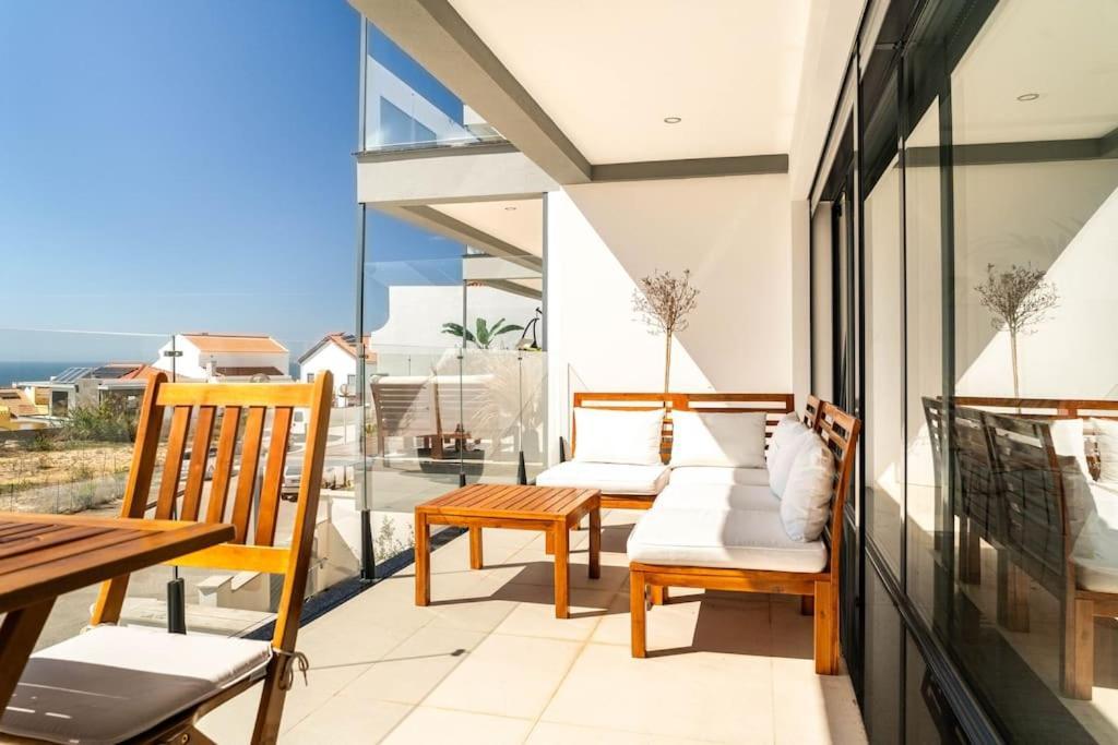 Beach, Ocean View & Bright House Villa Ericeira