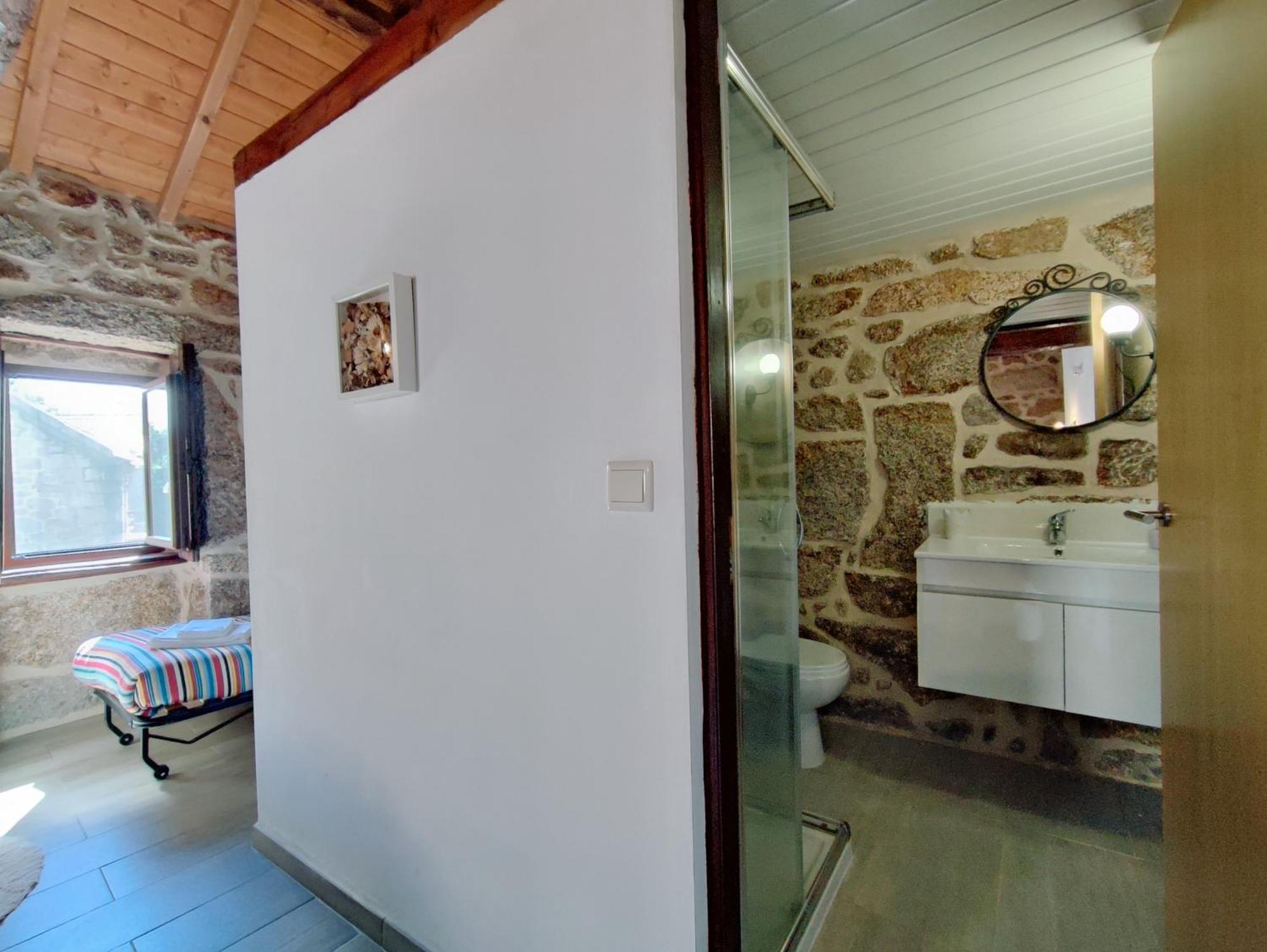 Aldeia De Pontes - *