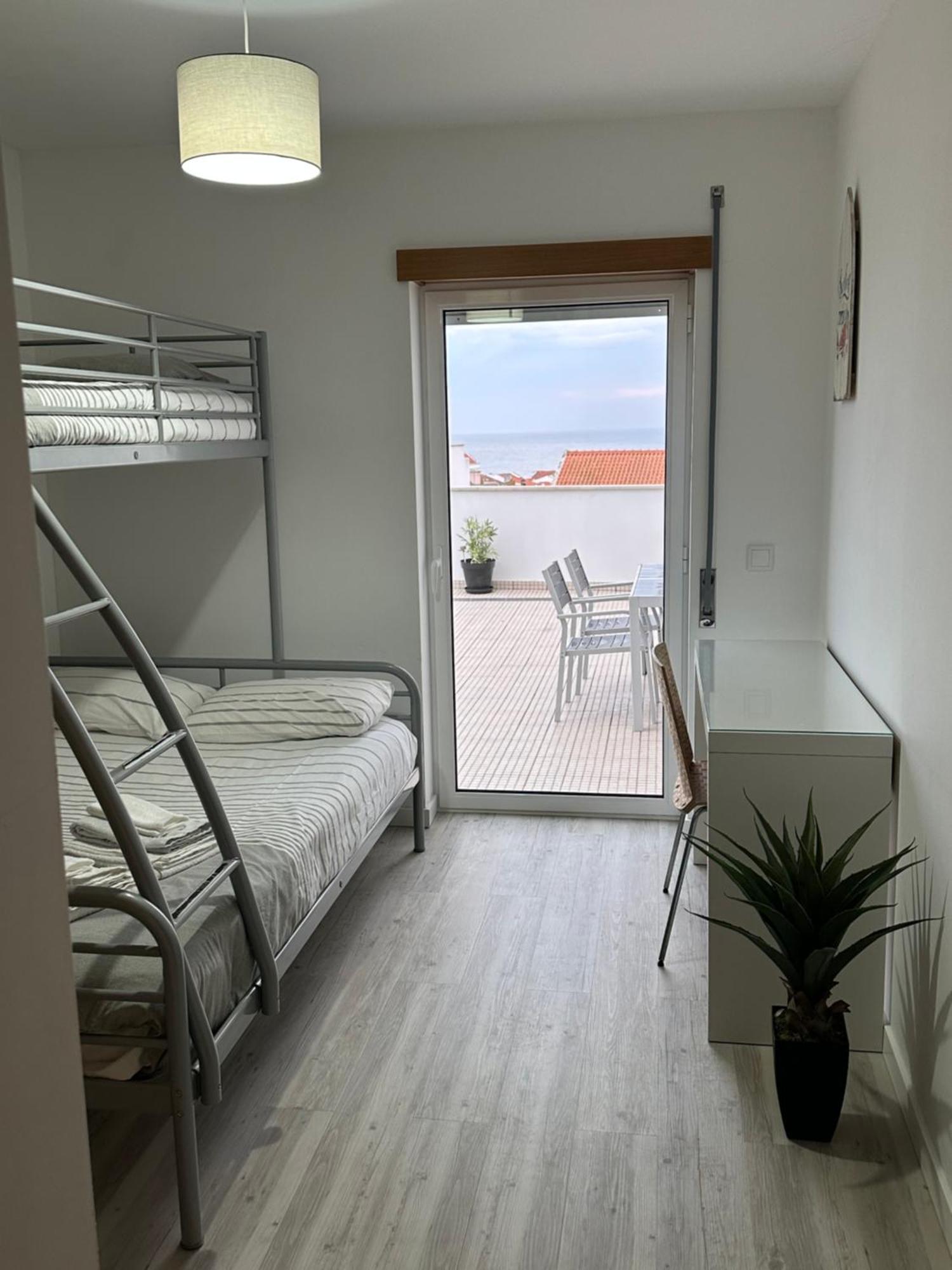 Sunset House / Casa Por Do Sol Nazare