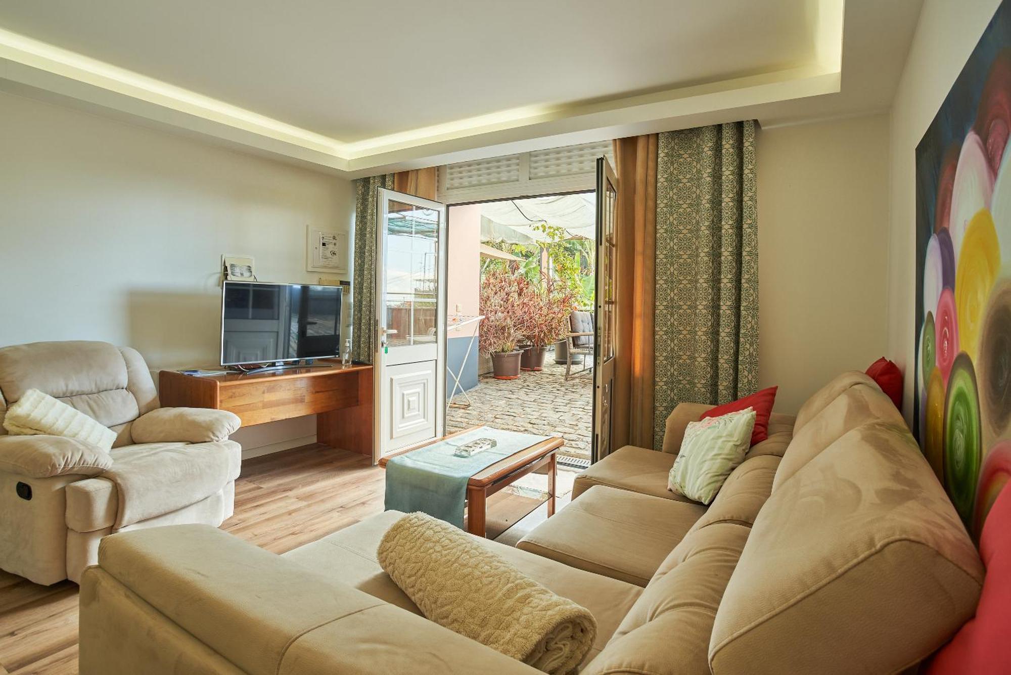 Formosa Apartment *