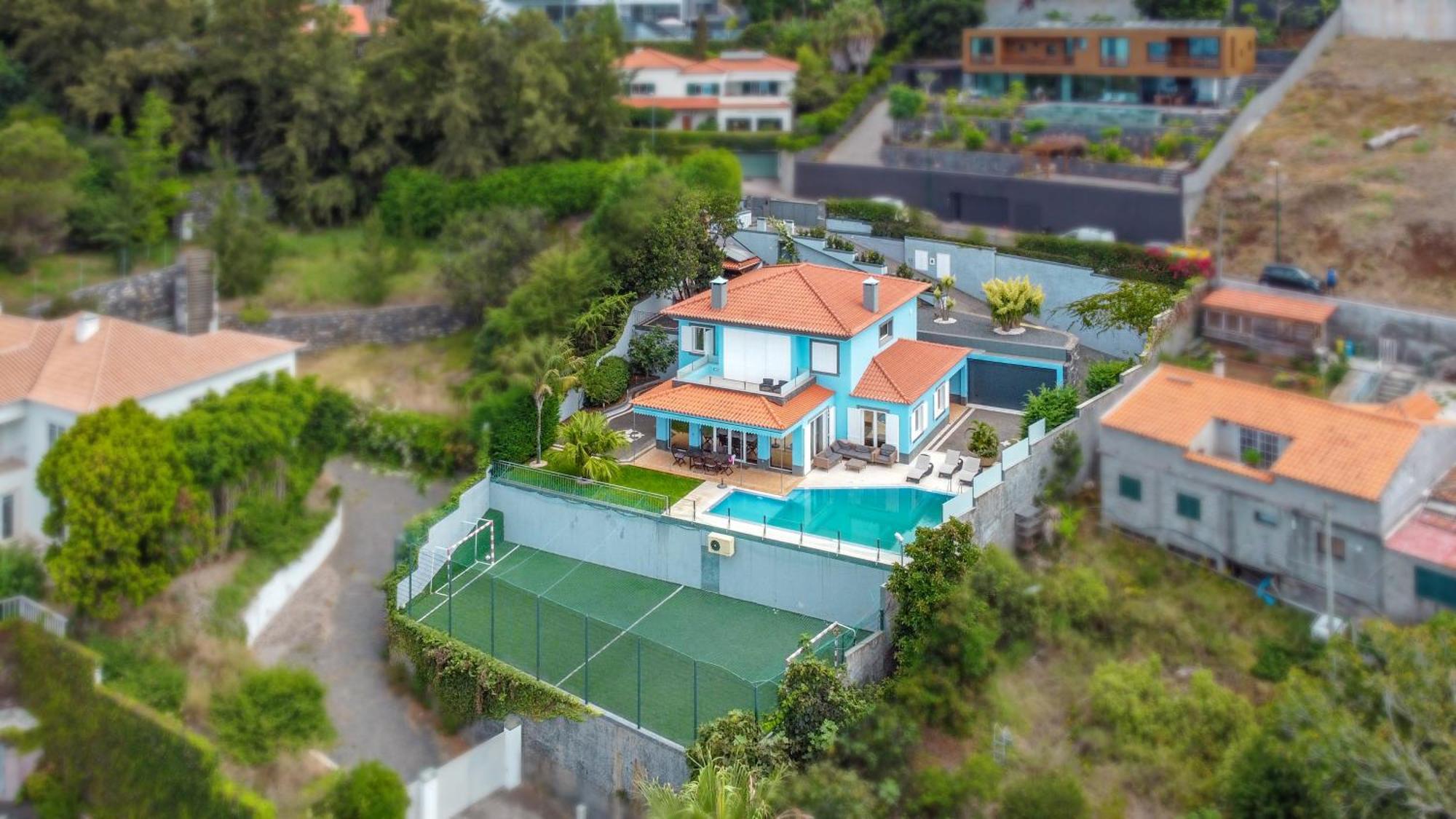 Loureiro Palace With Soccer Field Villa *