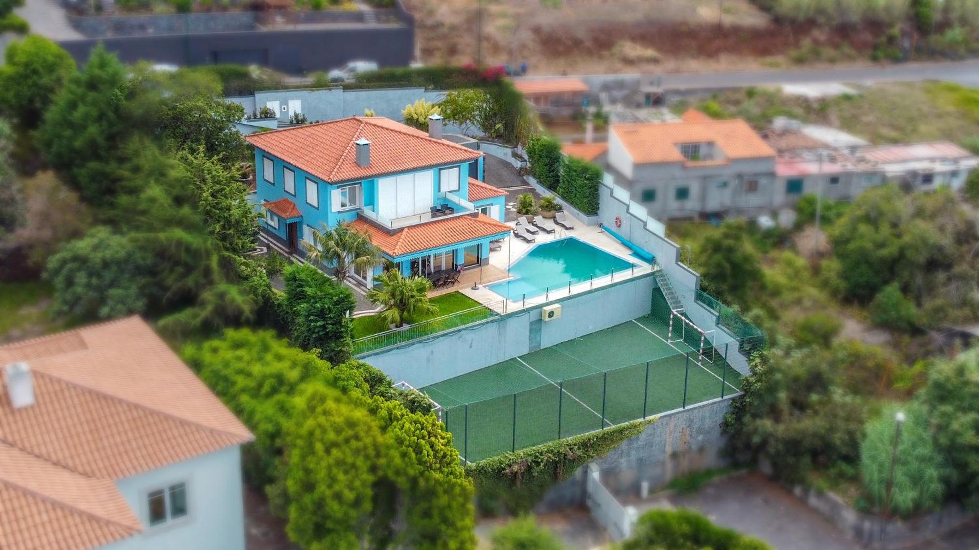 Loureiro Palace With Soccer Field * Funchal (Madeira)