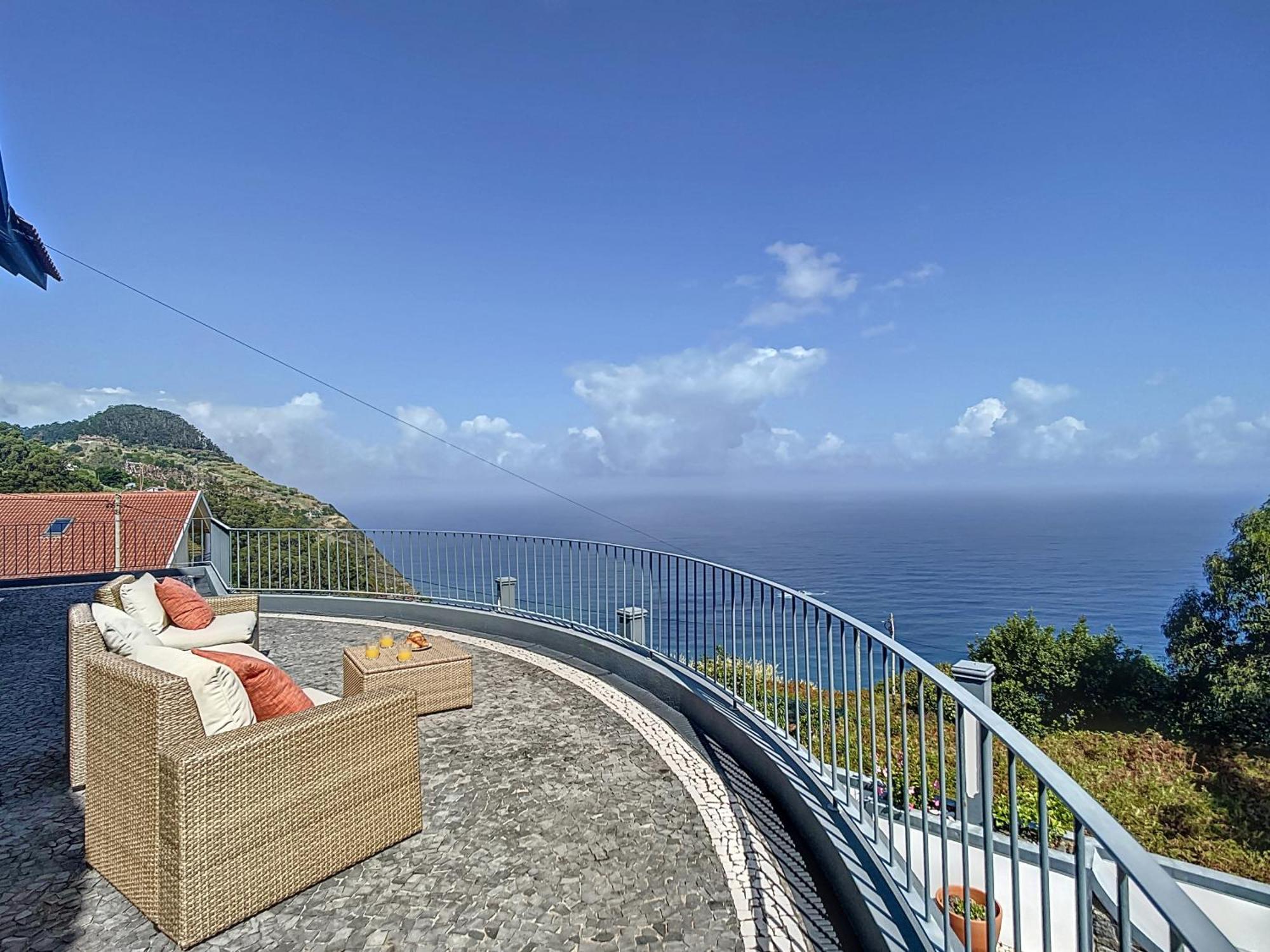Vinhaticos By Atlantic * Porto Moniz