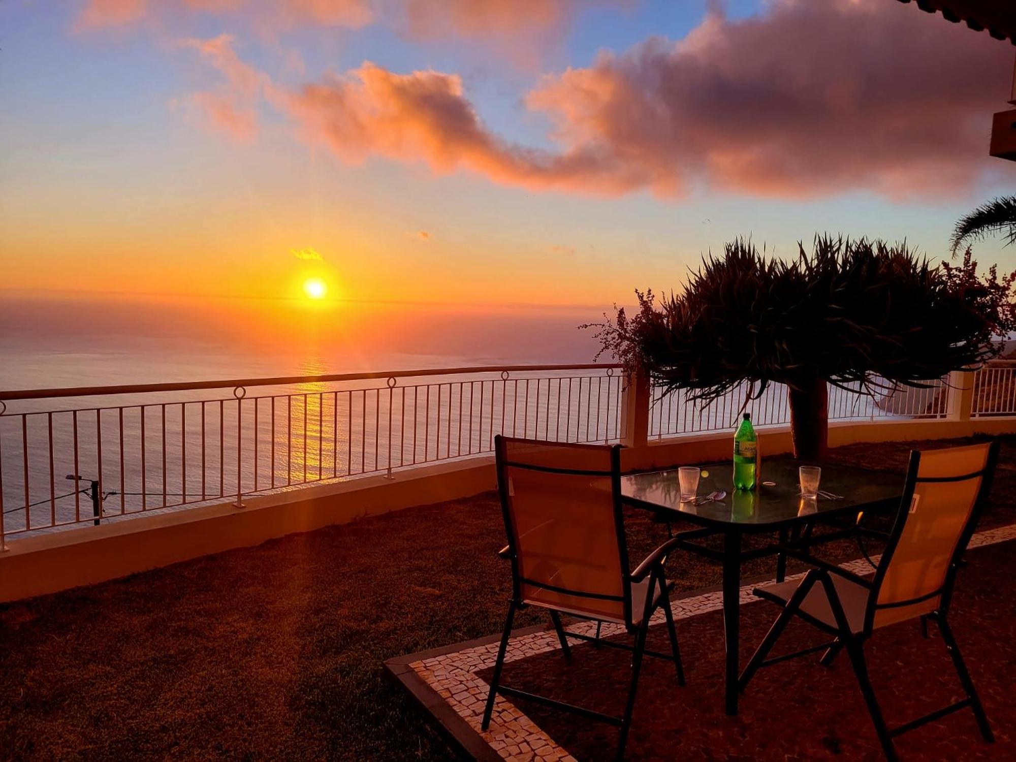 Best Sea View in Madeira-Casa Farol Pousada