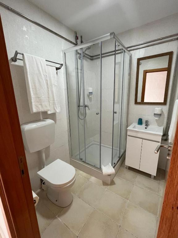 Zulla Nazare's Surf Village Guest house *