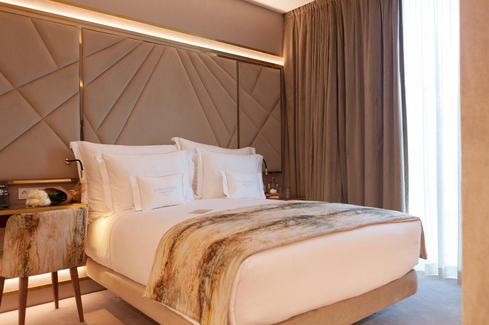 Wine & Books 5* Lisbon
