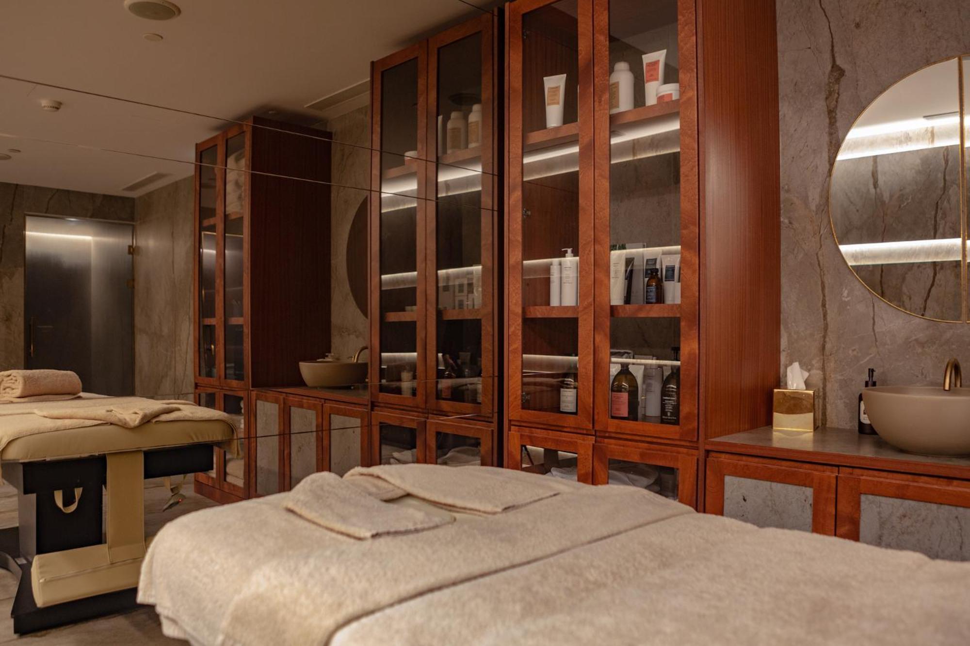 Wine & Books Hotel Lisbon