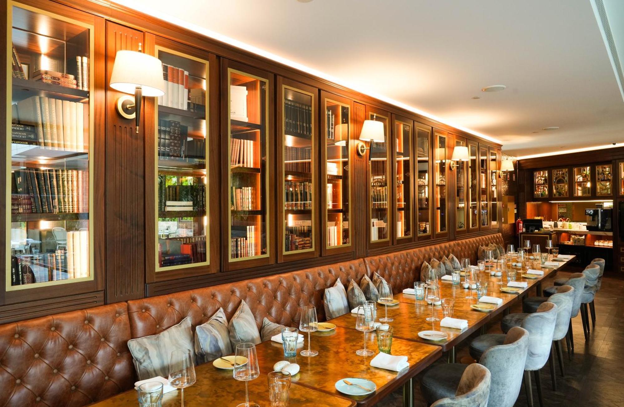 Wine & Books 5*