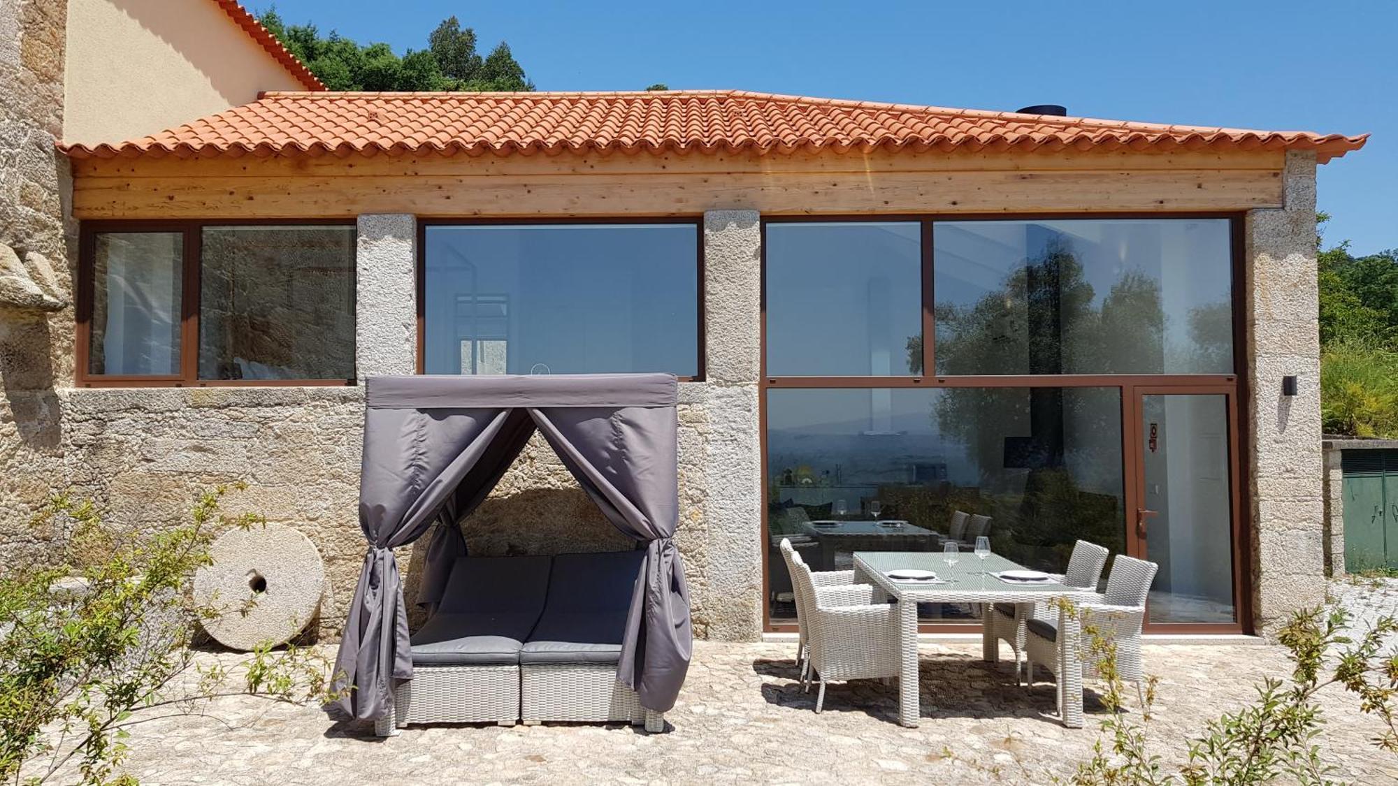 Farm stay Casas Do Monte De Roques Vila de Punhe
