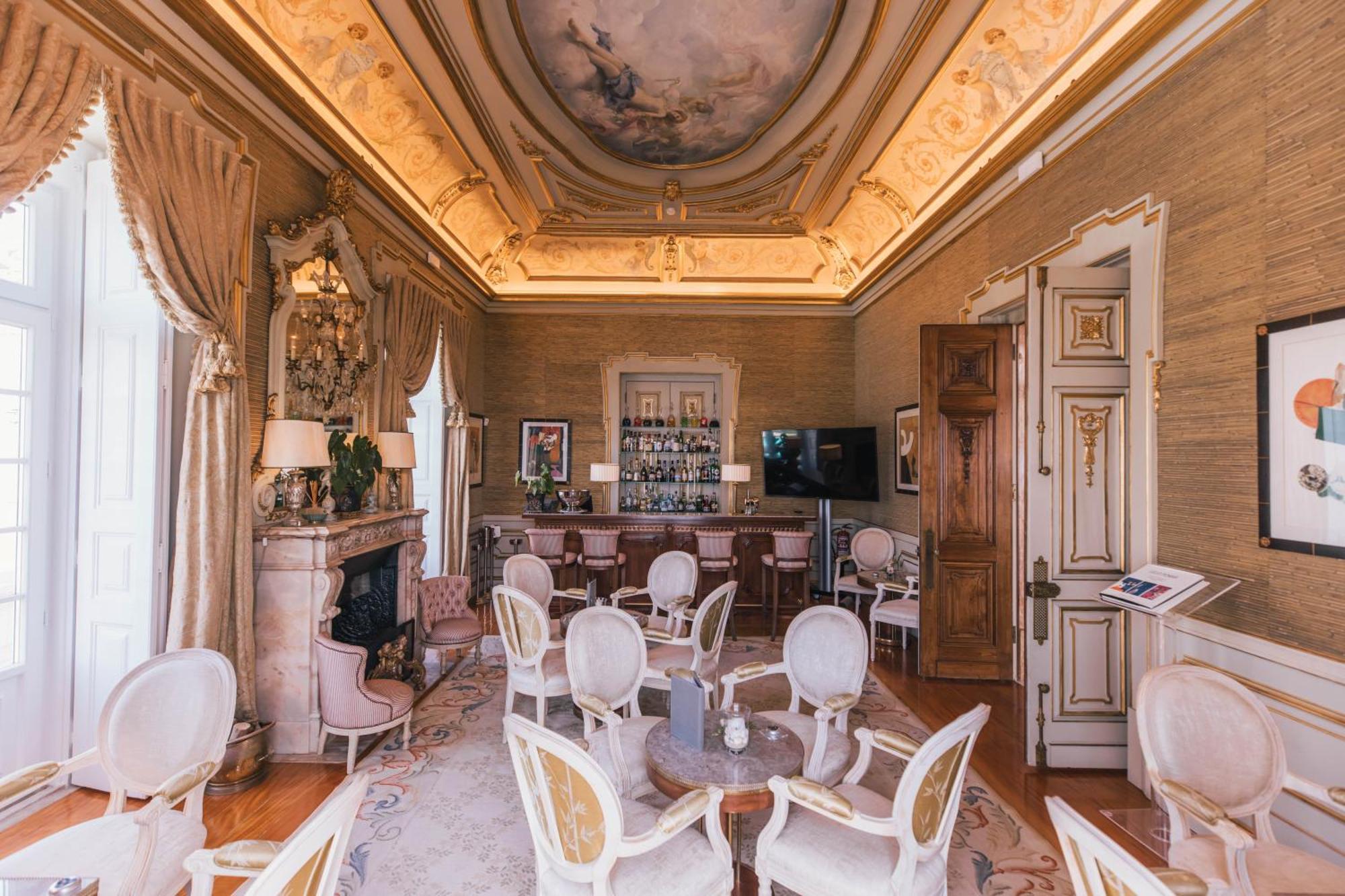 Vintage Hotel