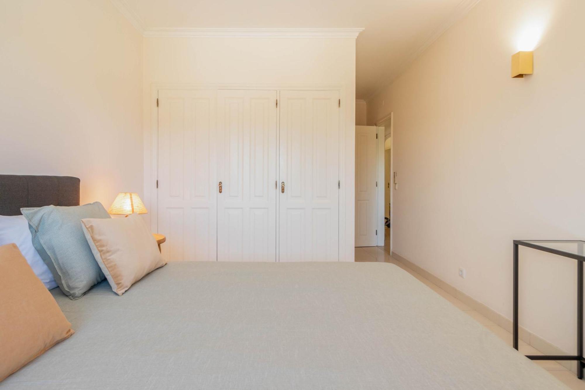 Apartment With Private Parking Cascais