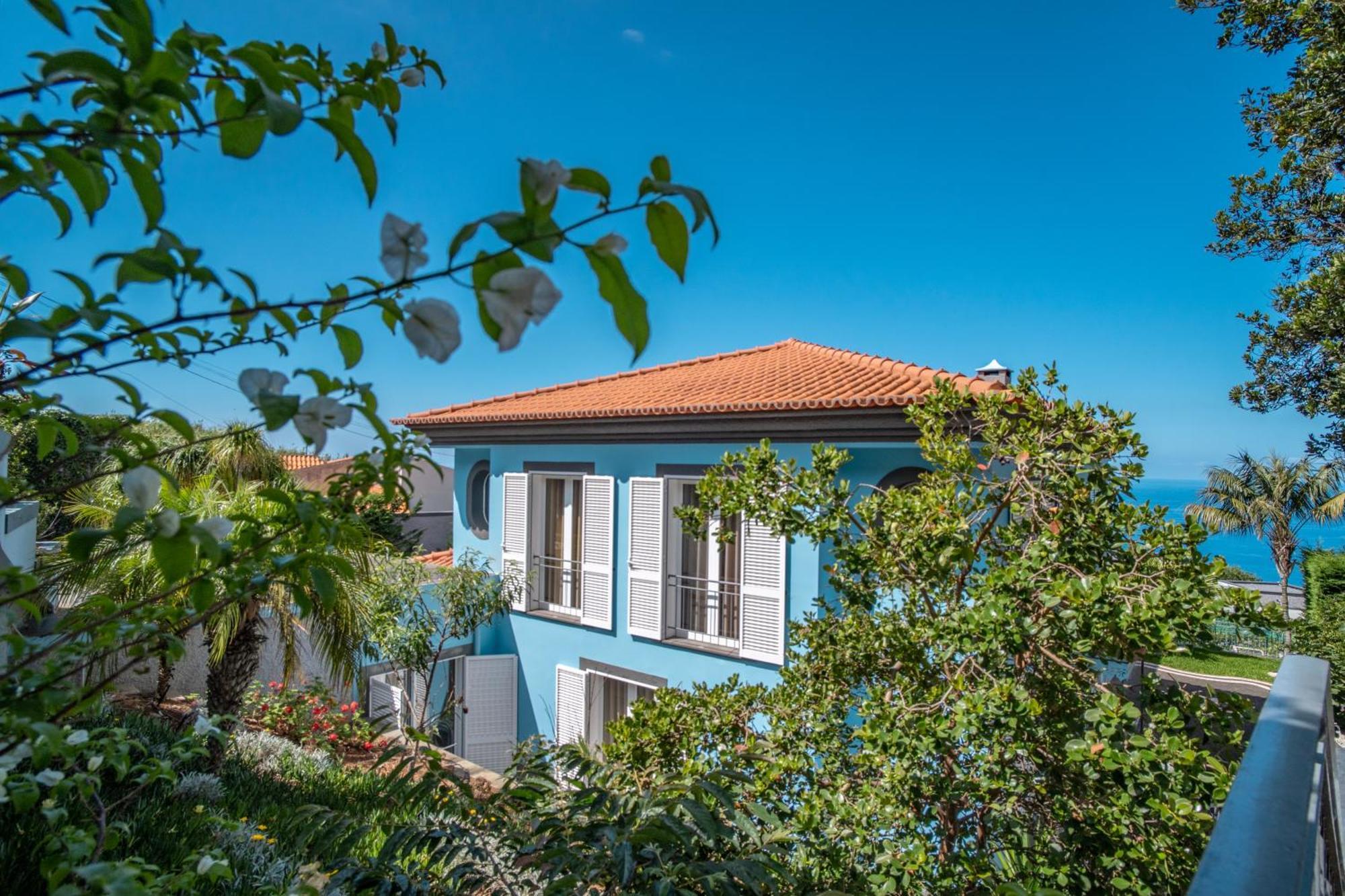 Villa Loureiro Palace With Soccer Field Funchal (Madeira)