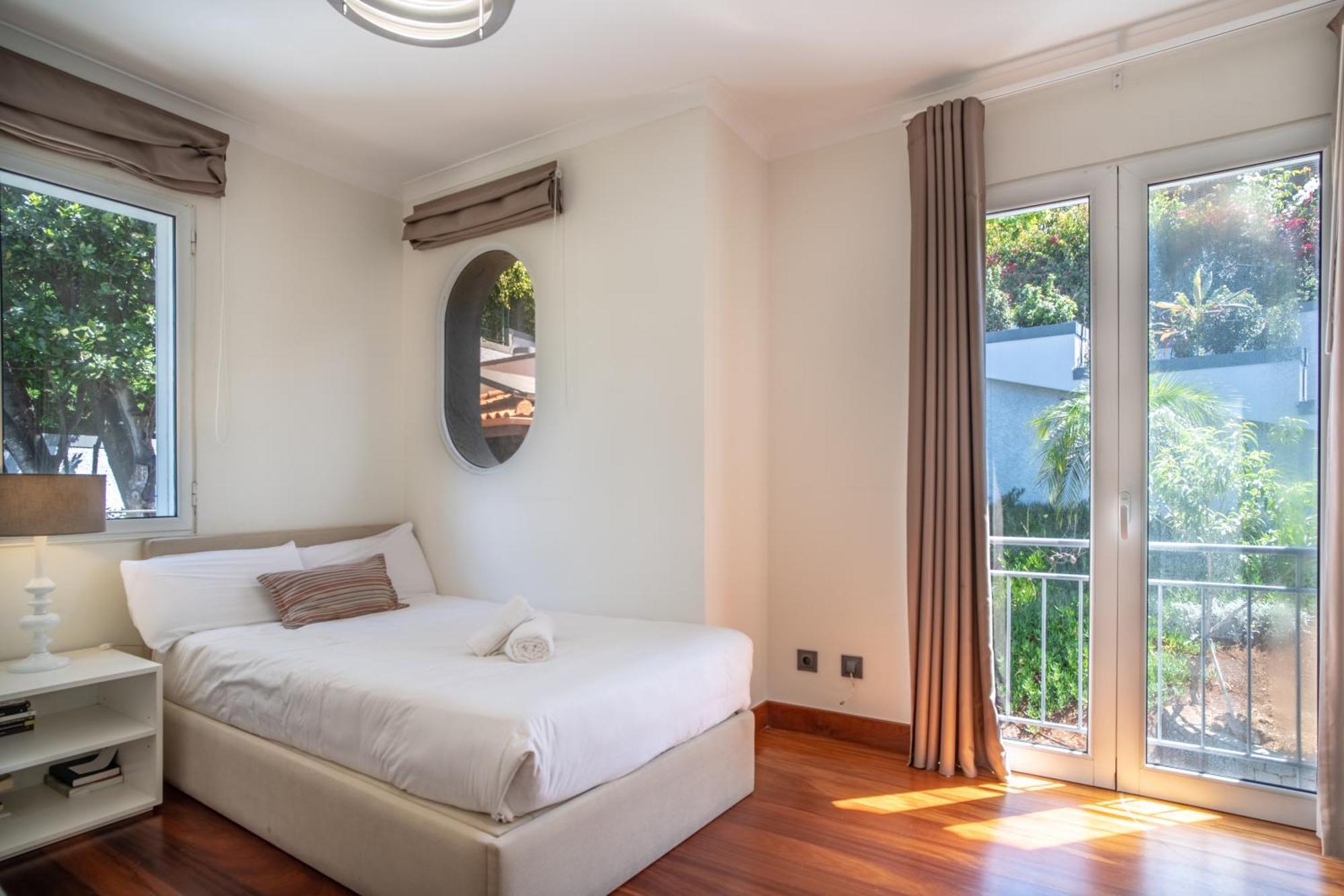 Villa Loureiro Palace With Soccer Field Funchal (Madeira)