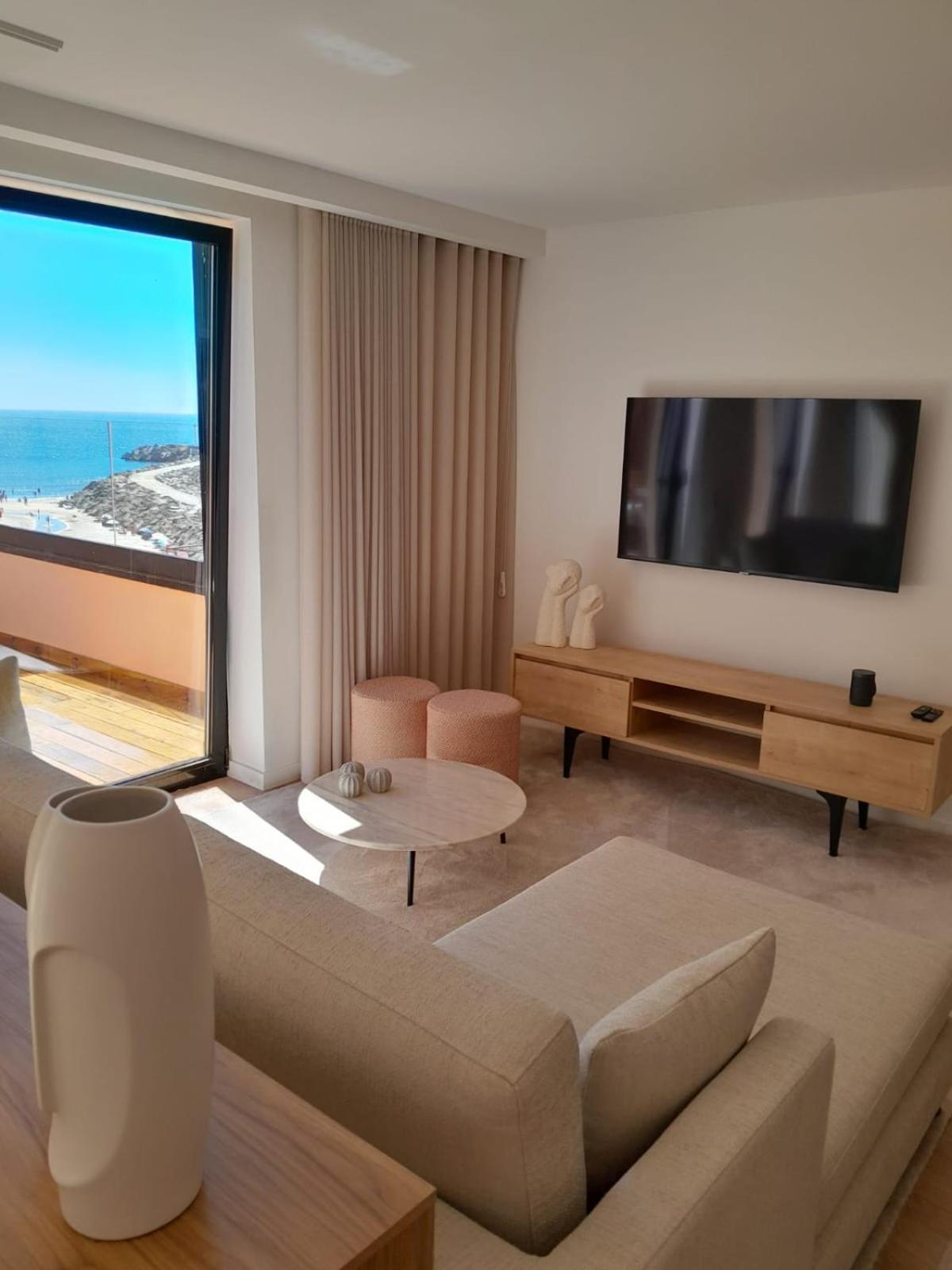 Apartment Beachfront Vila Praia de Ancora