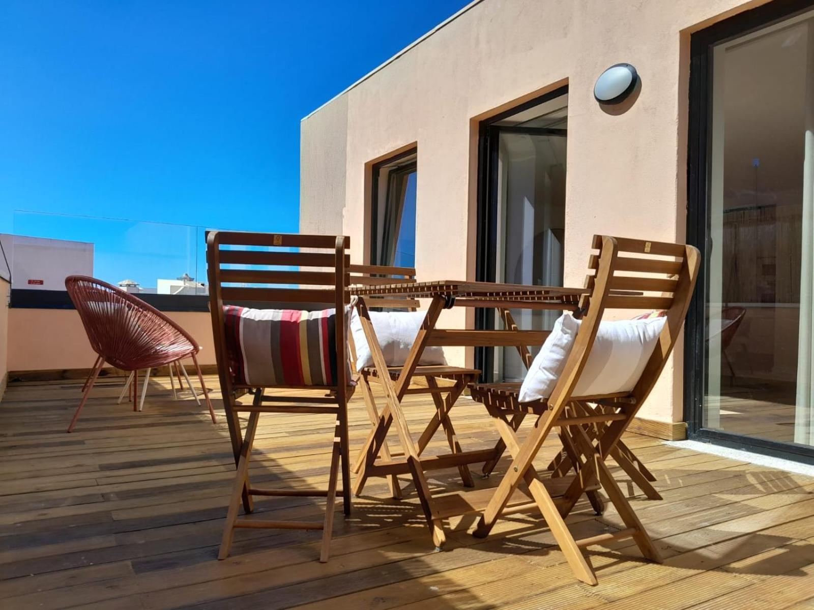 Beachfront Apartment Vila Praia de Ancora