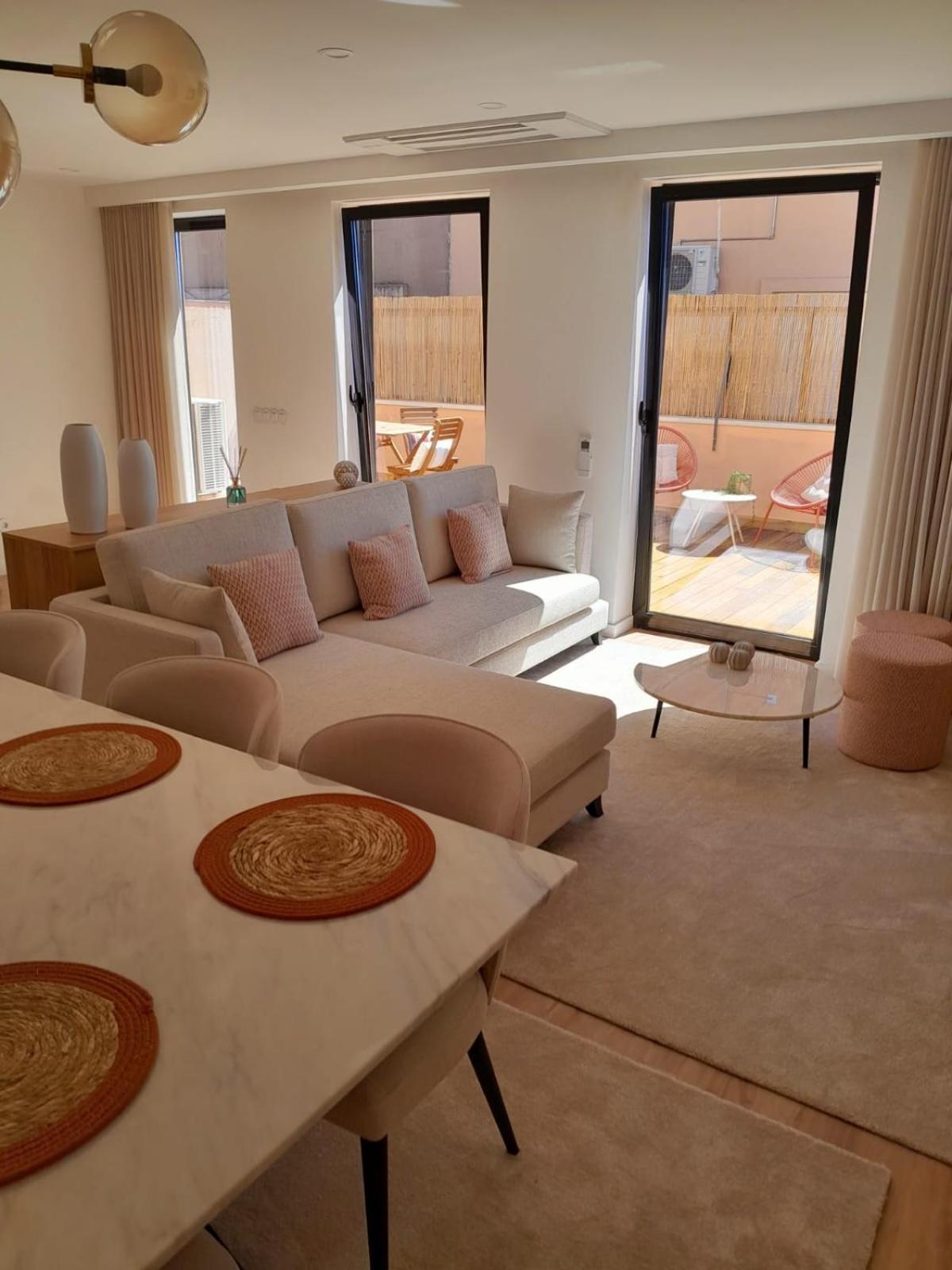 Beachfront Apartment *
