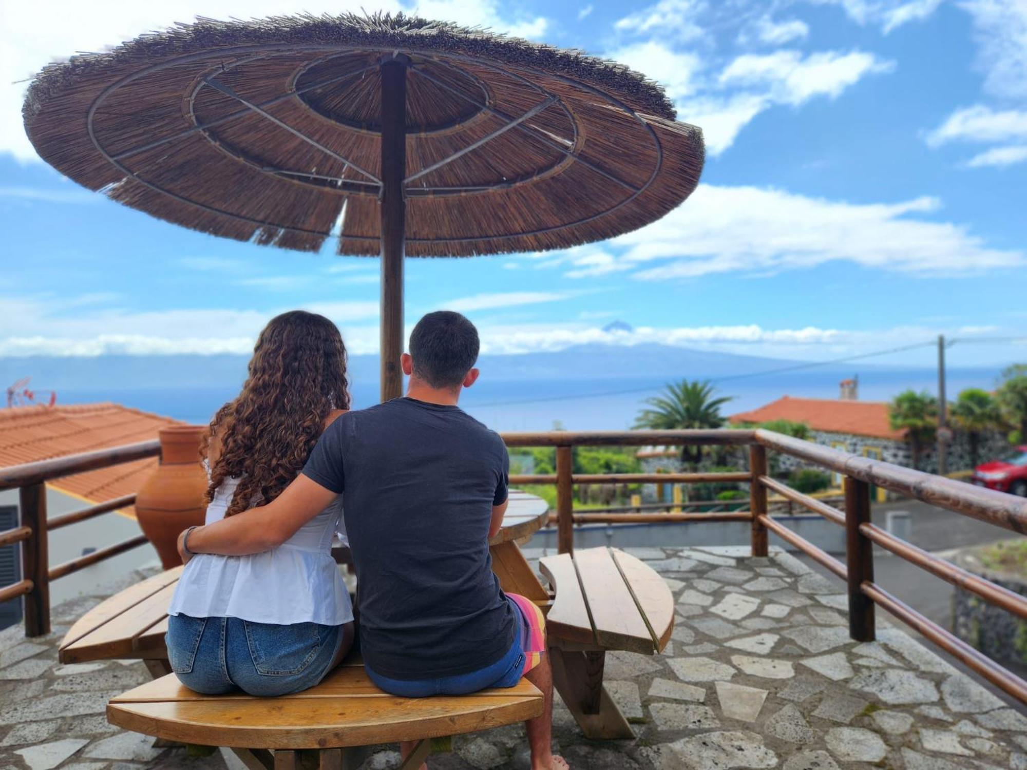 Rosegarden View Velas