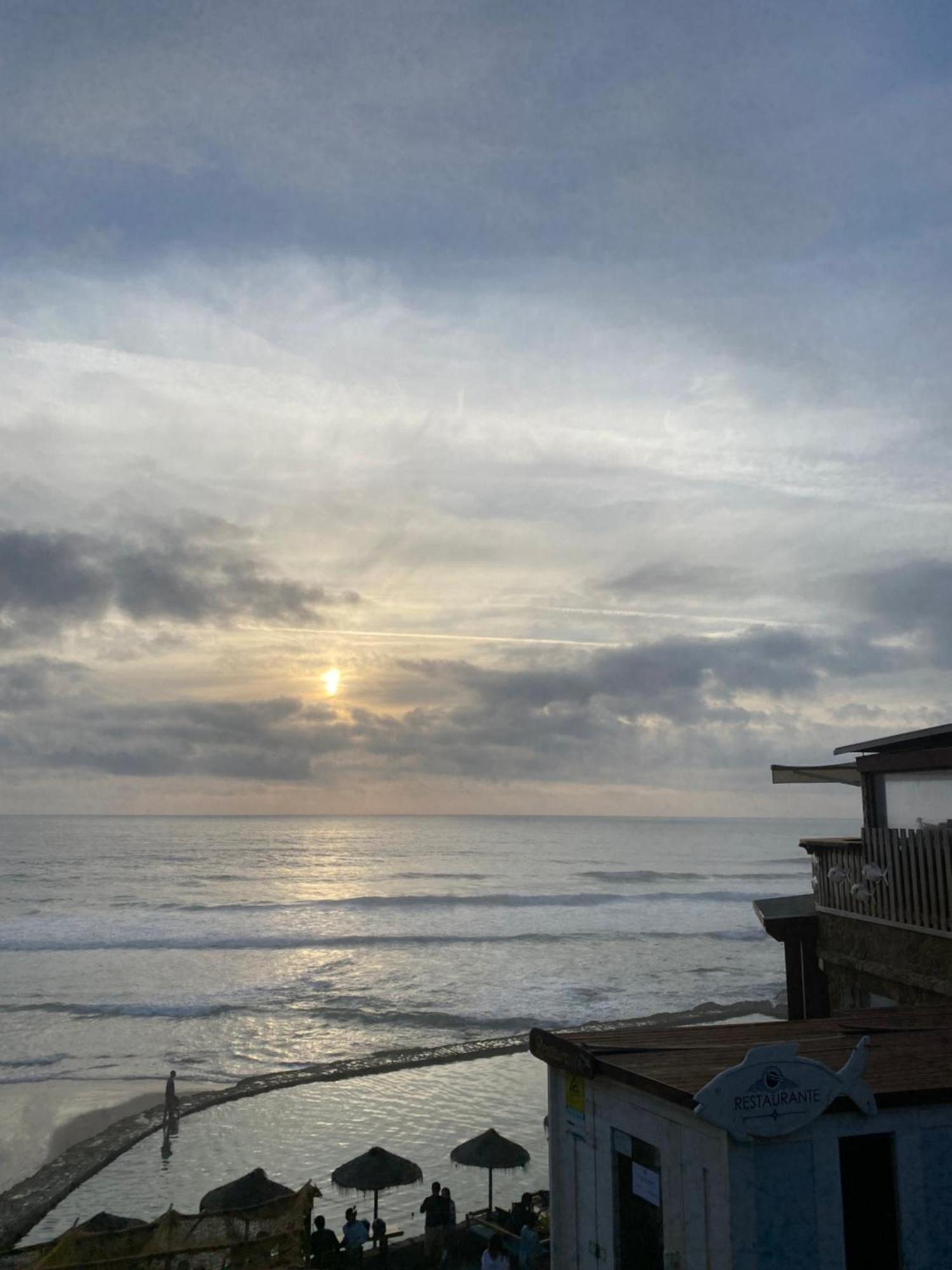 Azenhas Do Mar *
