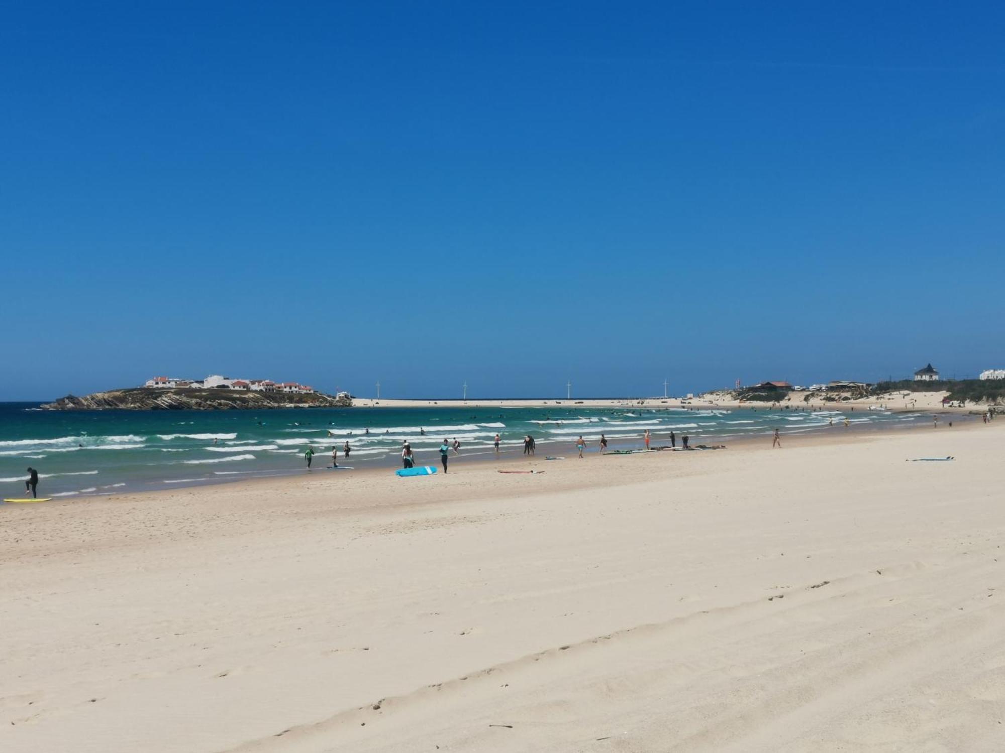Beach House Surfing Peniche Holiday home