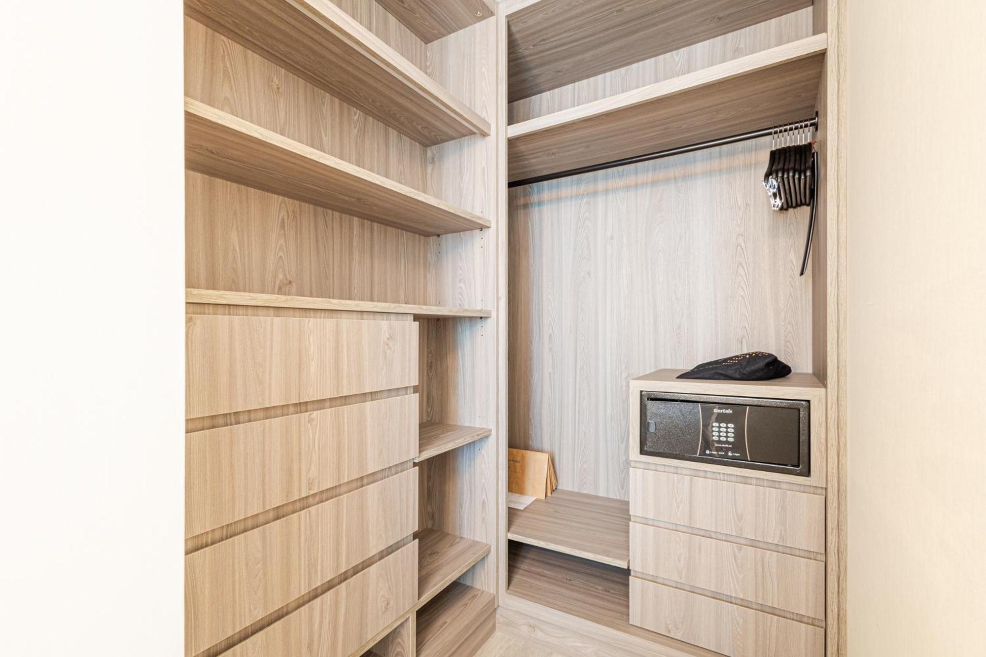 Hotel Luster 4*