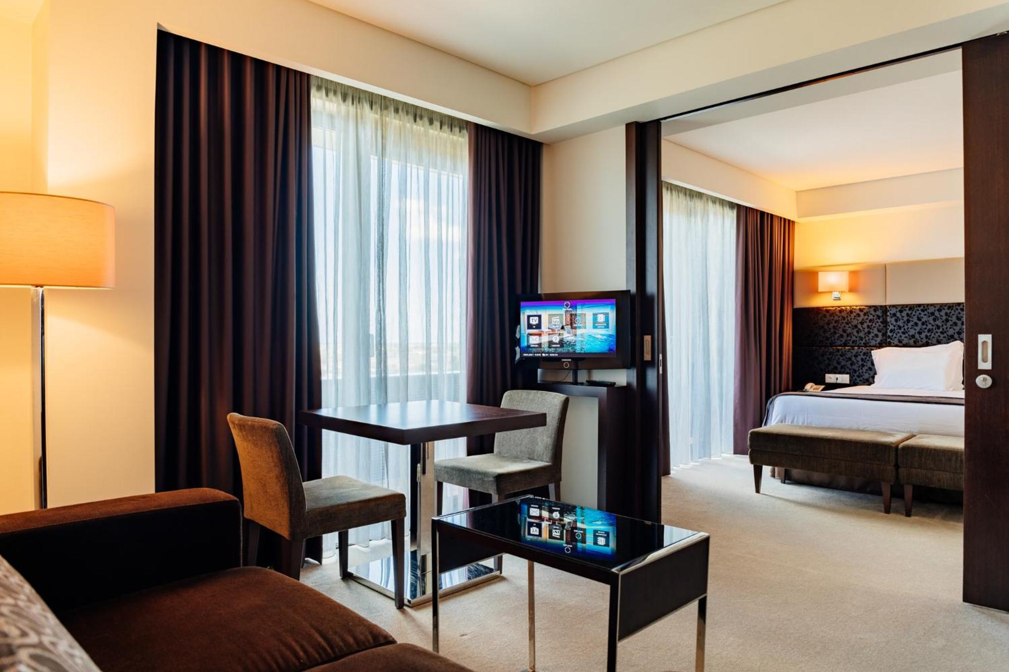 Hotel Axis Porto Business & 4*