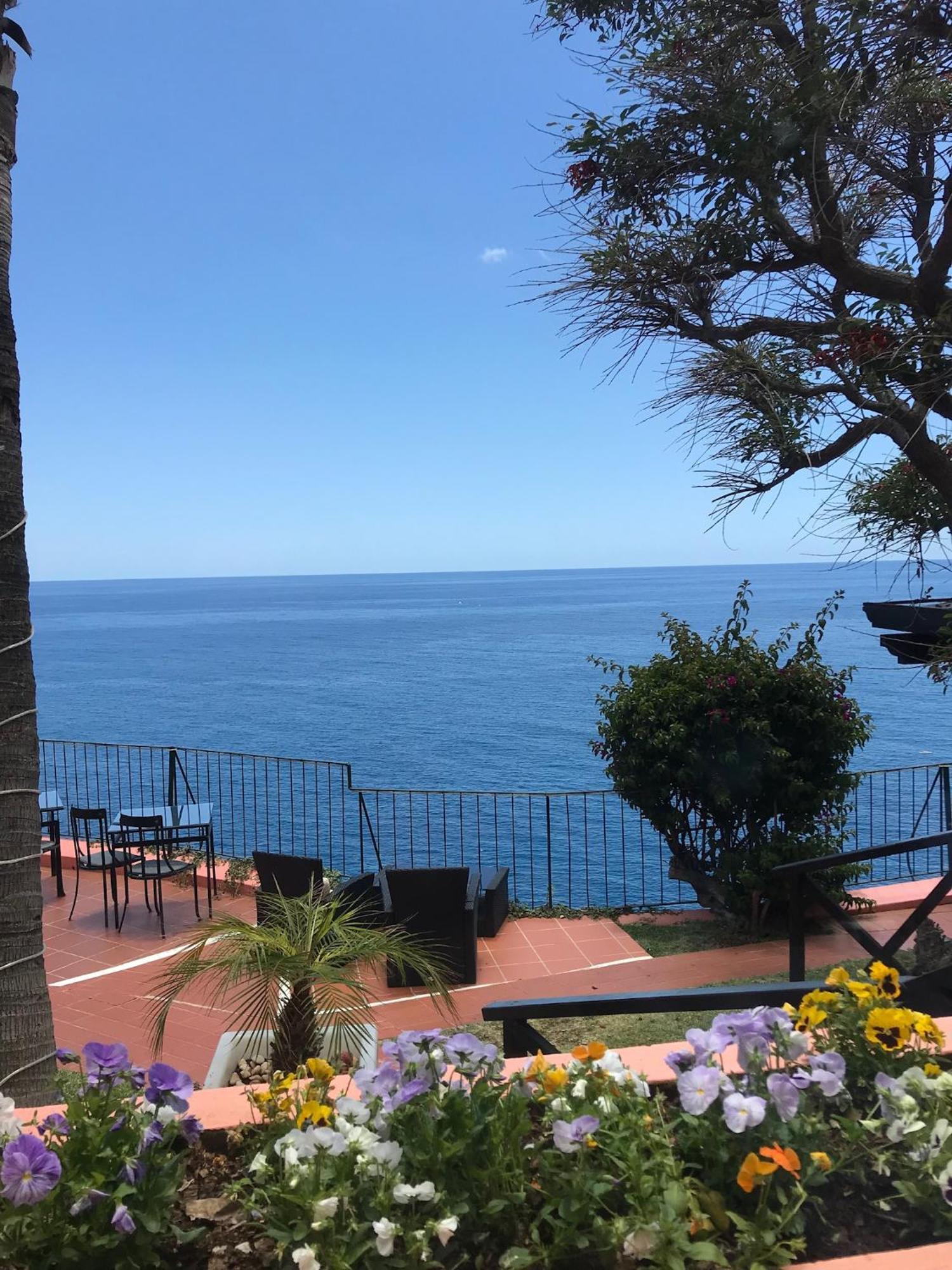 & Art Madeira Inn 3*