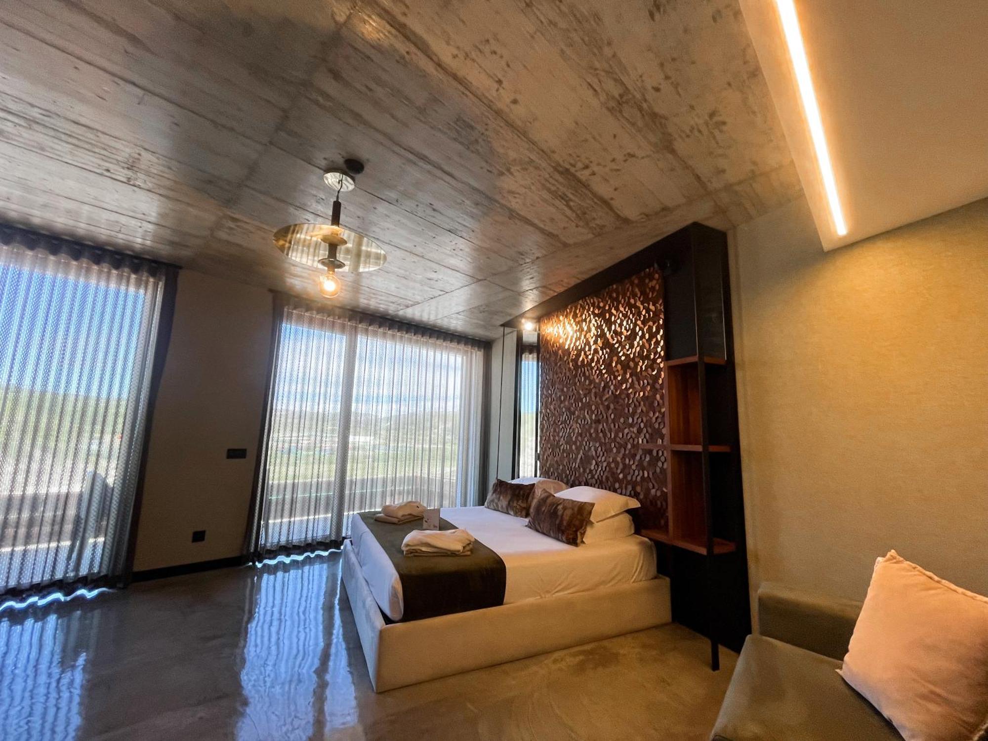 Hotel Well &