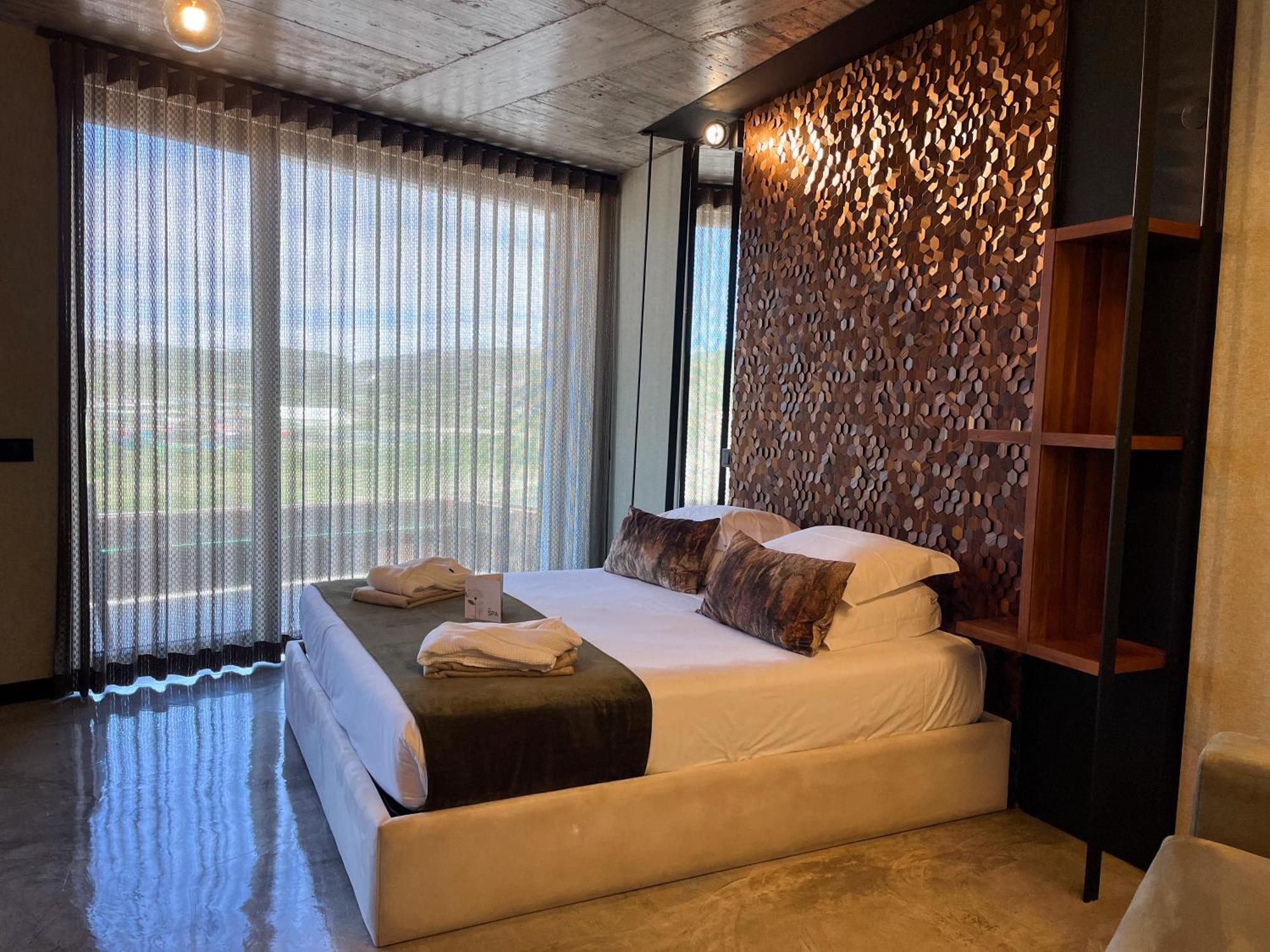 Hotel Well &