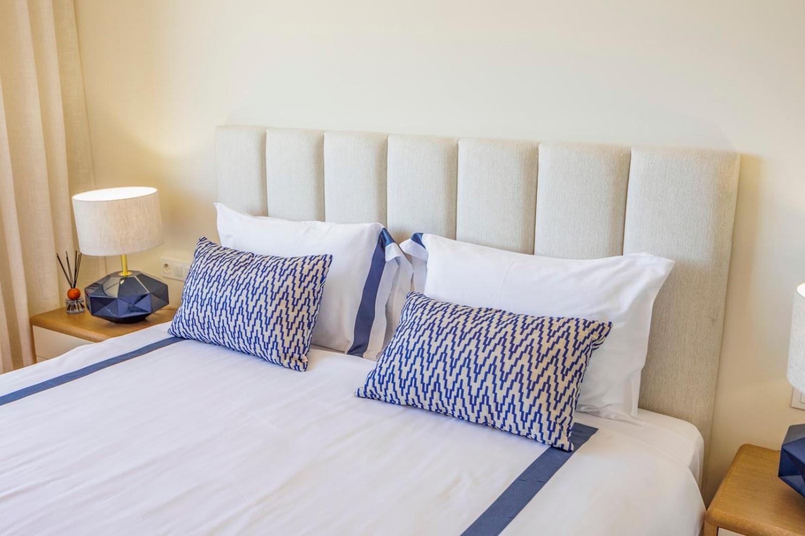 Vilamoura Luxury Retreat With Pool, Garden And Near Quarteira