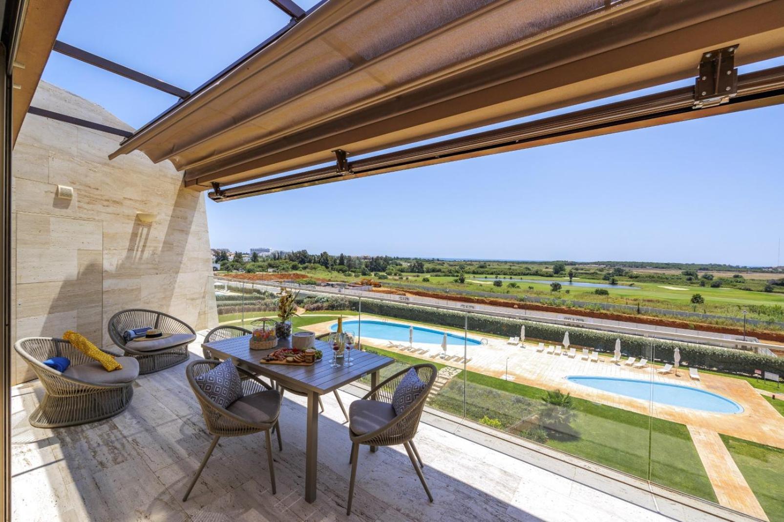 Apartment Vilamoura Luxury Retreat With Pool, Garden And Near Quarteira