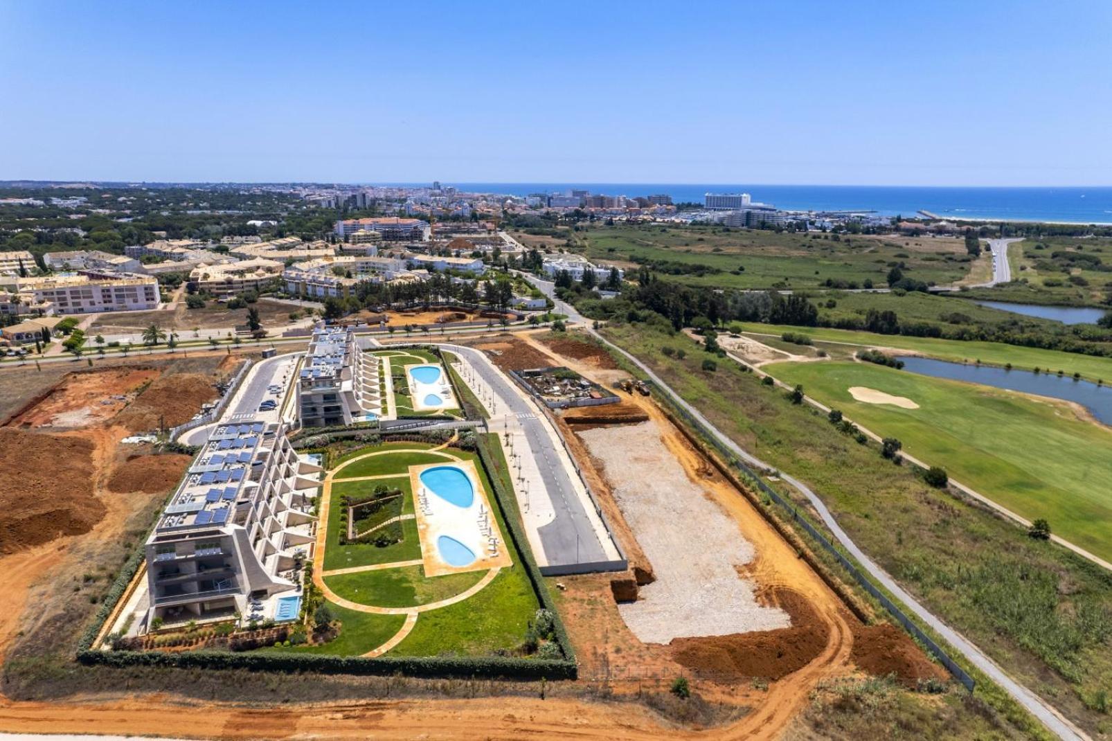 Vilamoura Luxury Retreat With Pool, Garden And Near Apartment *