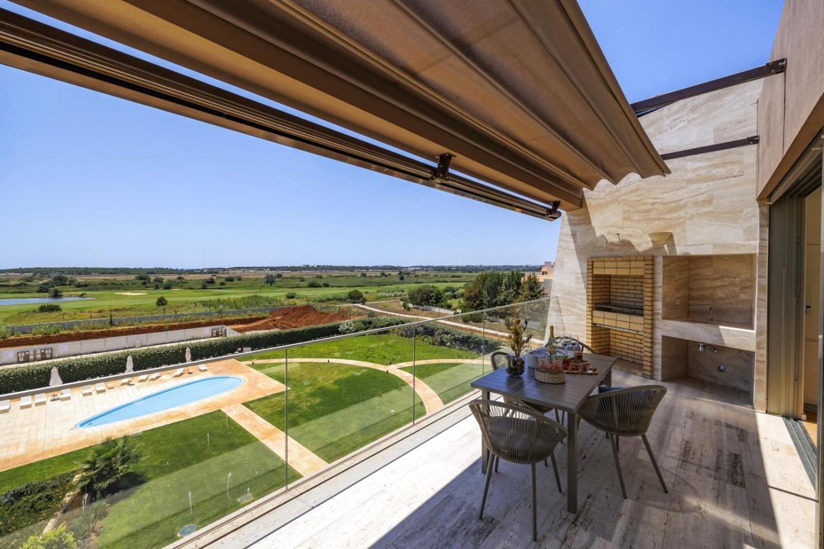 Vilamoura Luxury Retreat With Pool, Garden And Near Apartment Quarteira