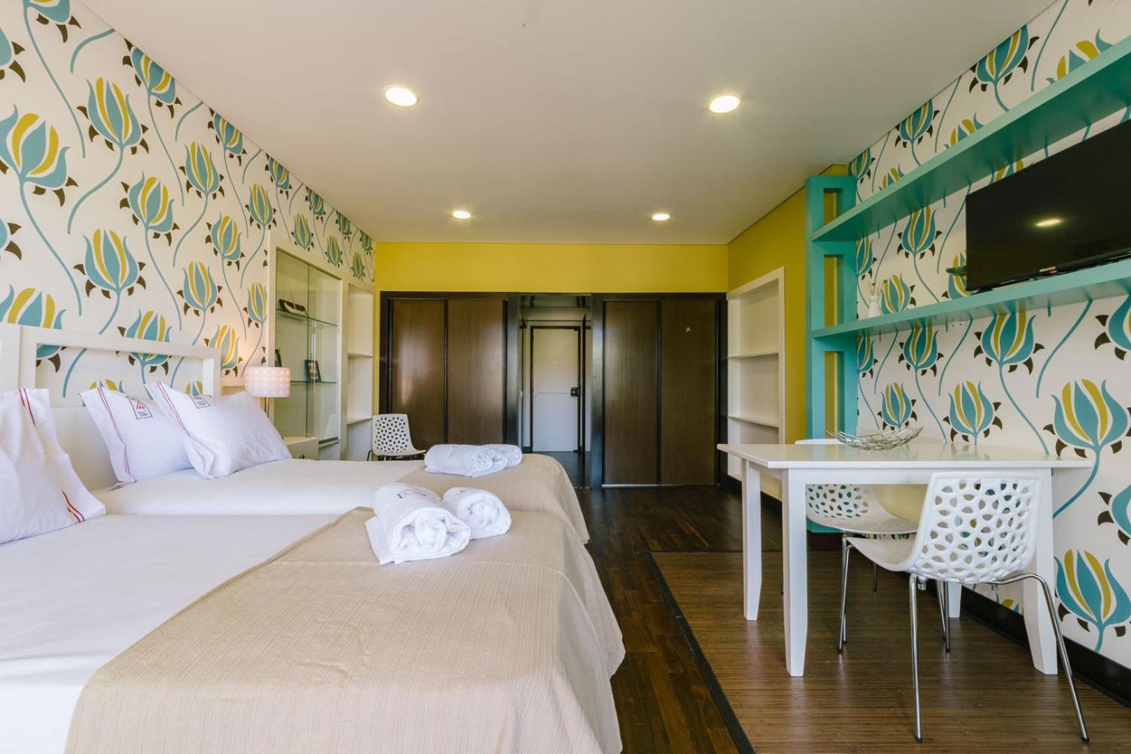 Rent4rest Beachfront Apartment *