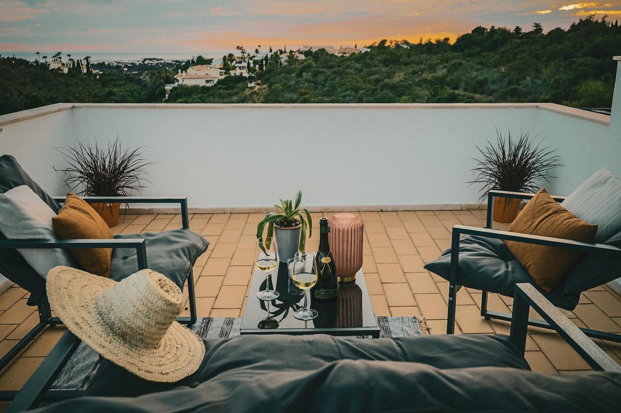 Casa Jacaranda - Ocean View Modern Pousada