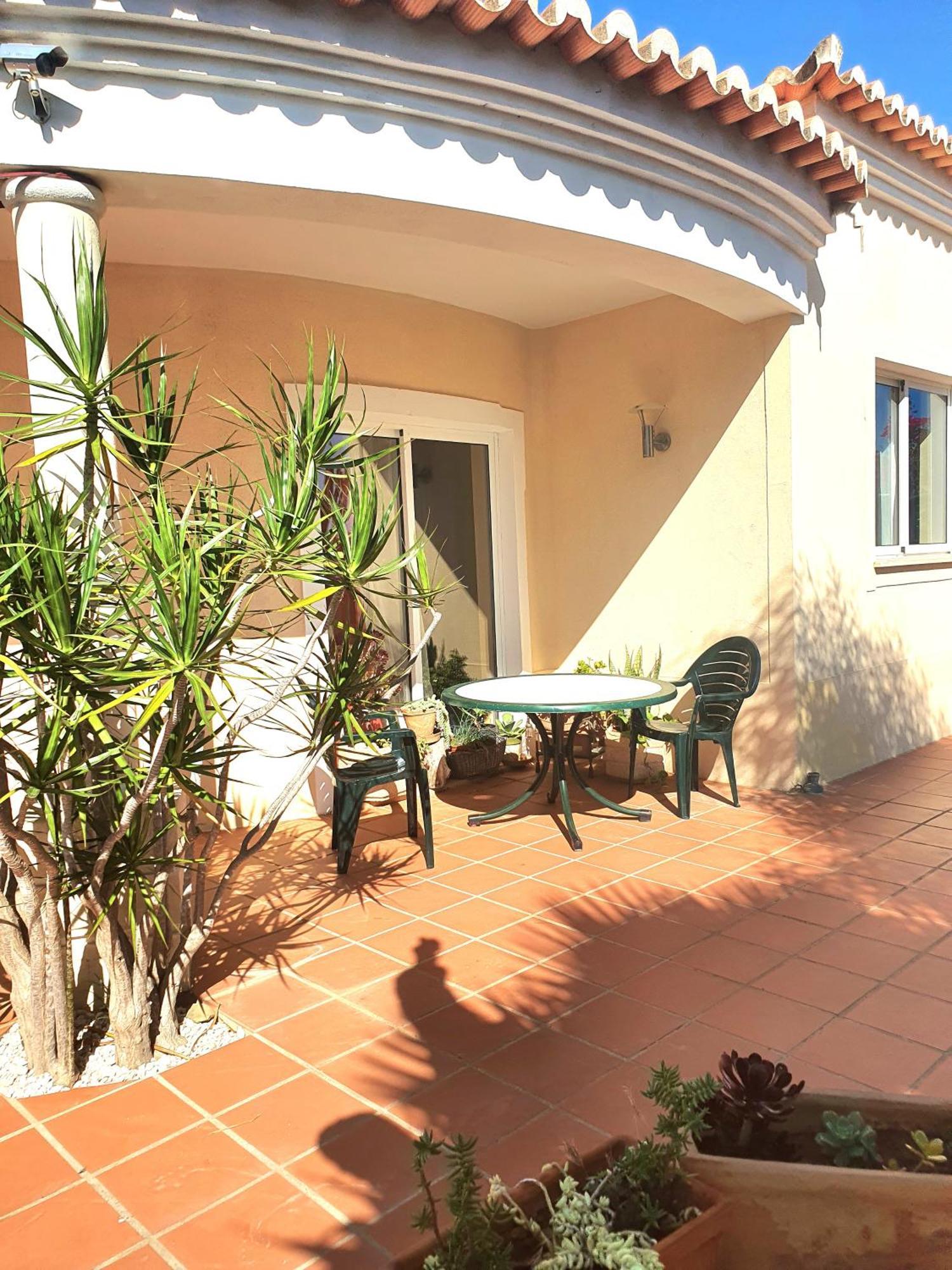 Oceanfront - 8 Rooms, 2 Kitchens With Pool, Billiard Table And Beach-volleyball Court * Carvoeiro (Lagoa)