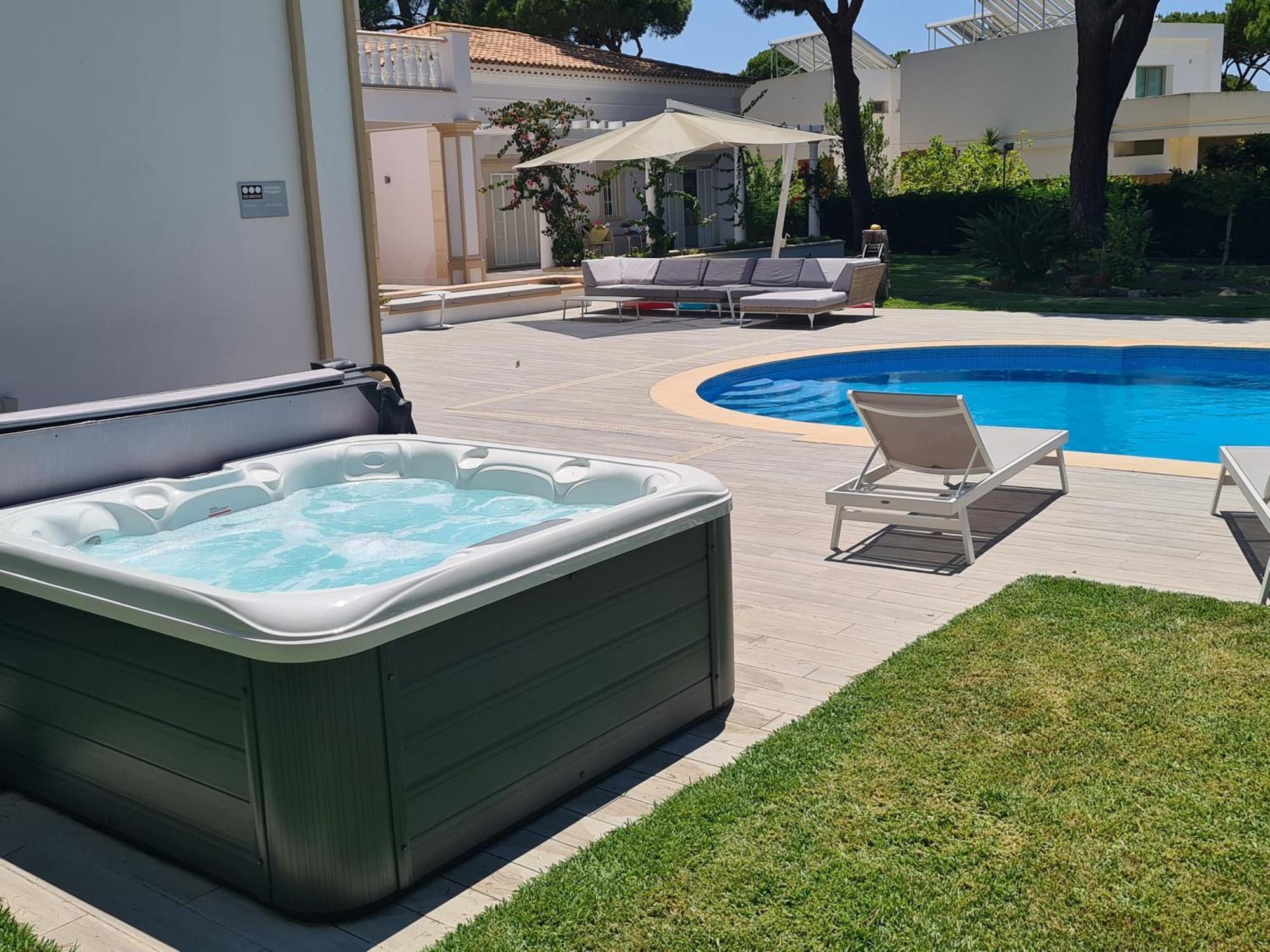Portuguese Mansion Close To Marina, Golf And Beach.