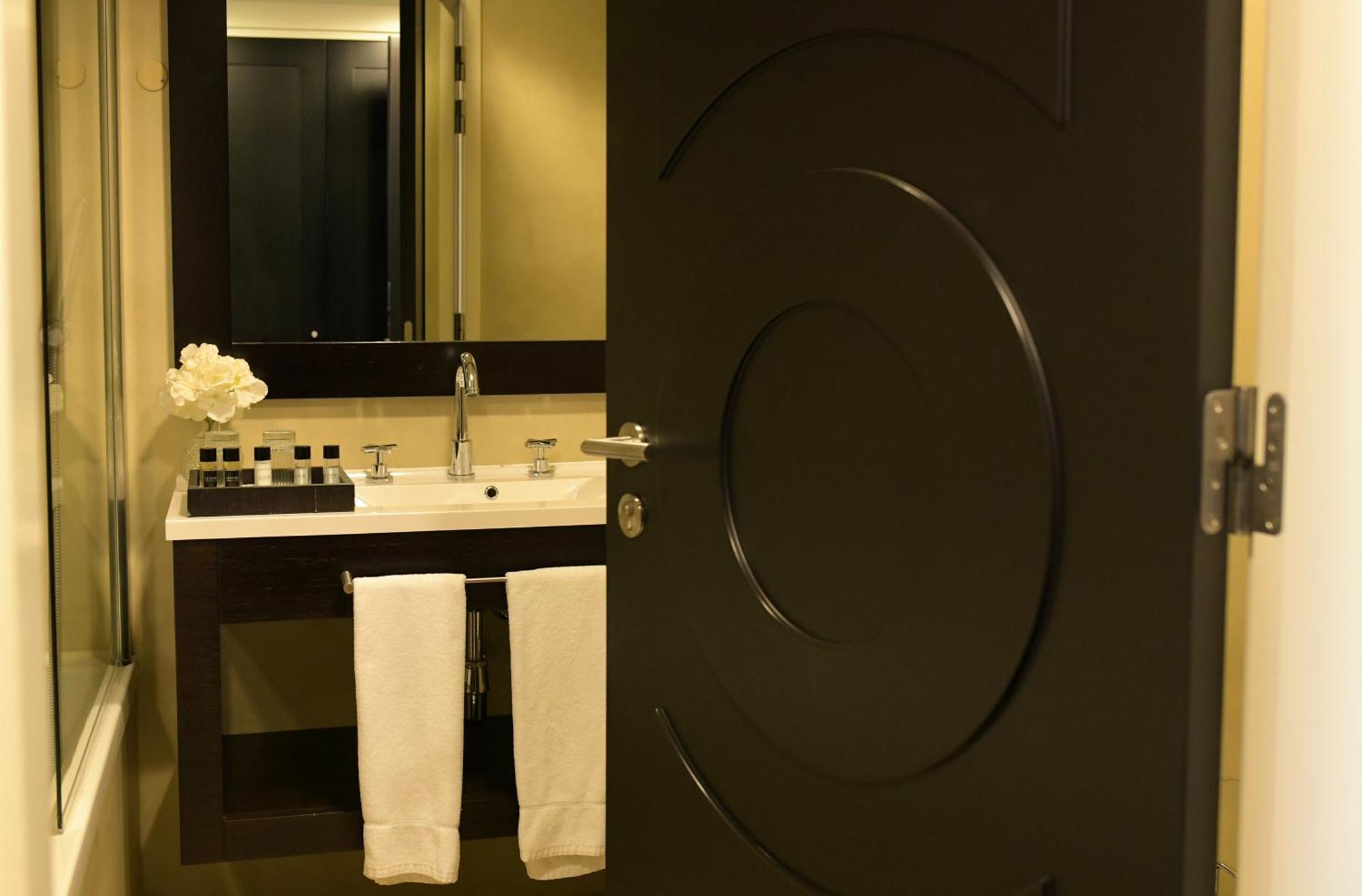 Universal Boutique Hotel