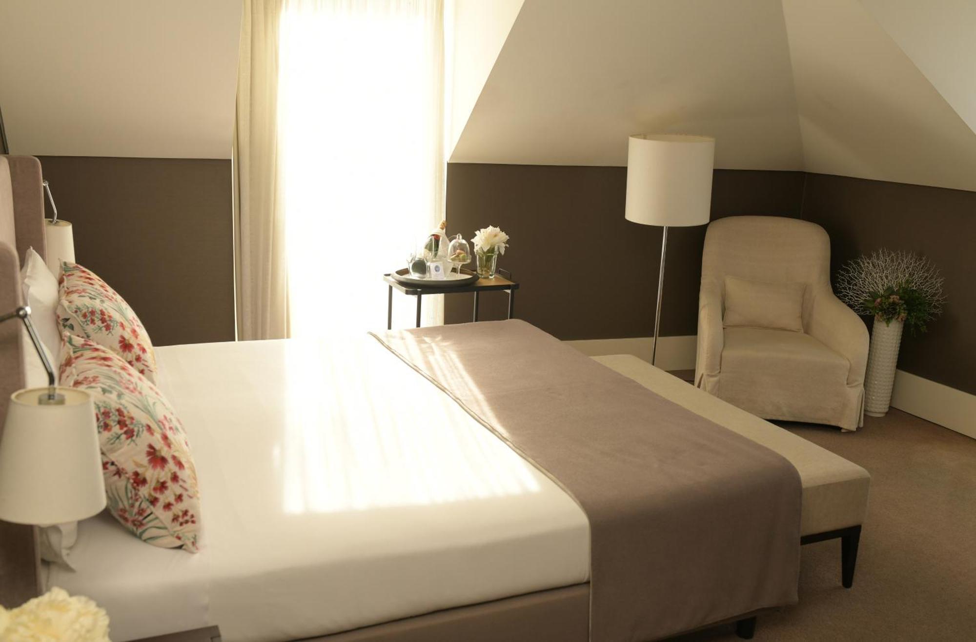 Universal Boutique 4*