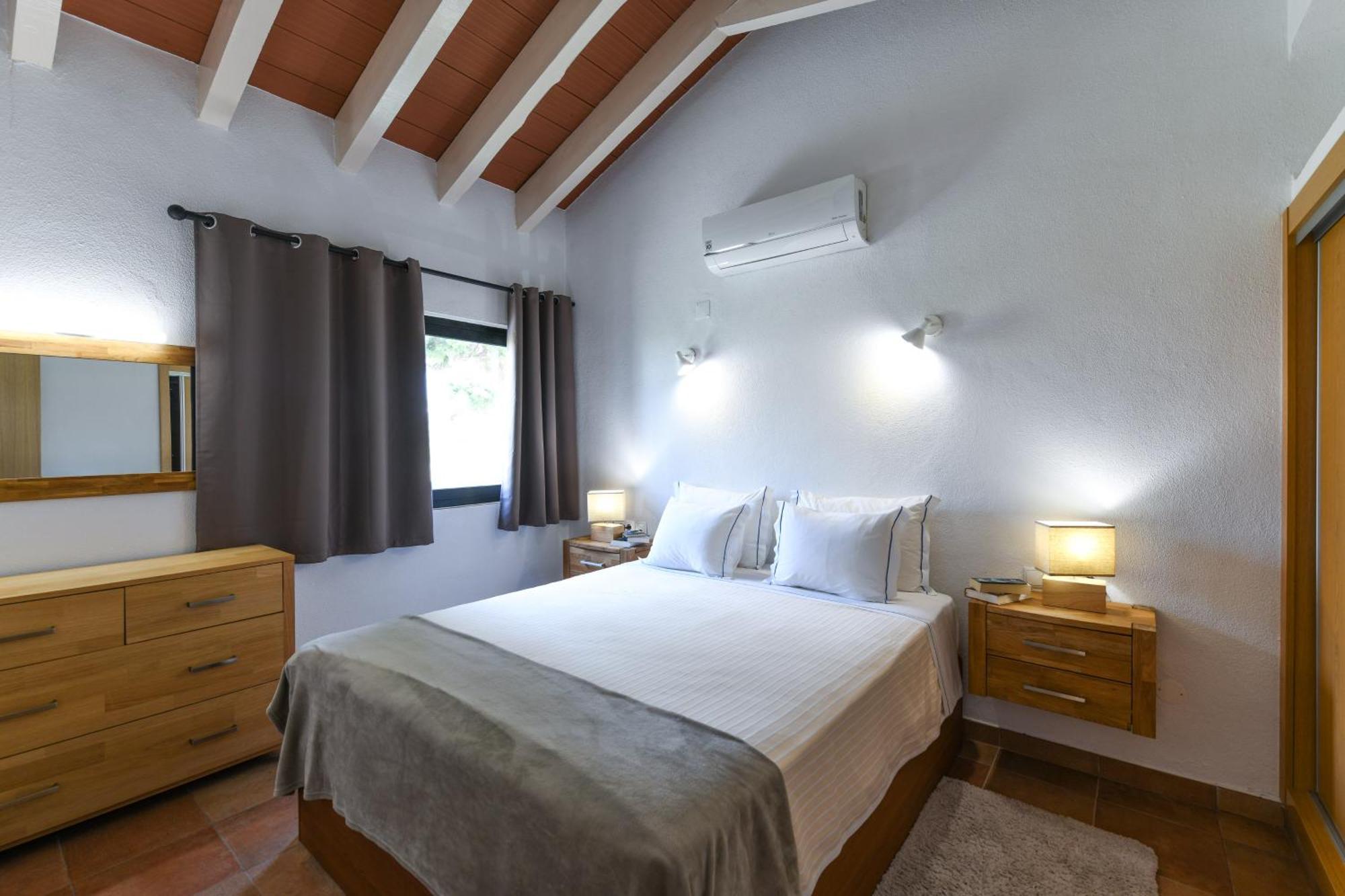 Resort Pedras Da Rainha