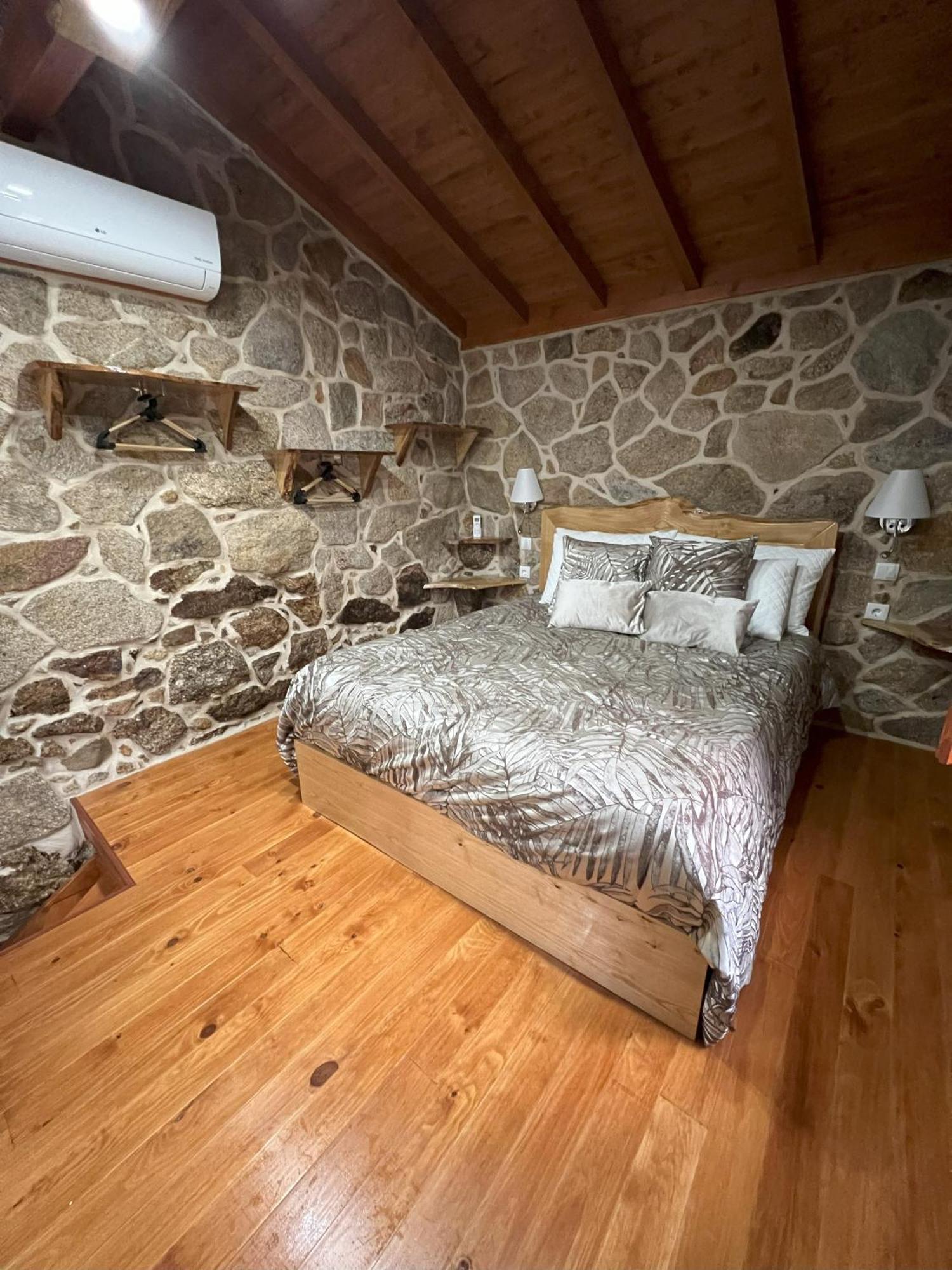 Casa Largo S Lourenco E Casa Da Videira Holiday home Mazes