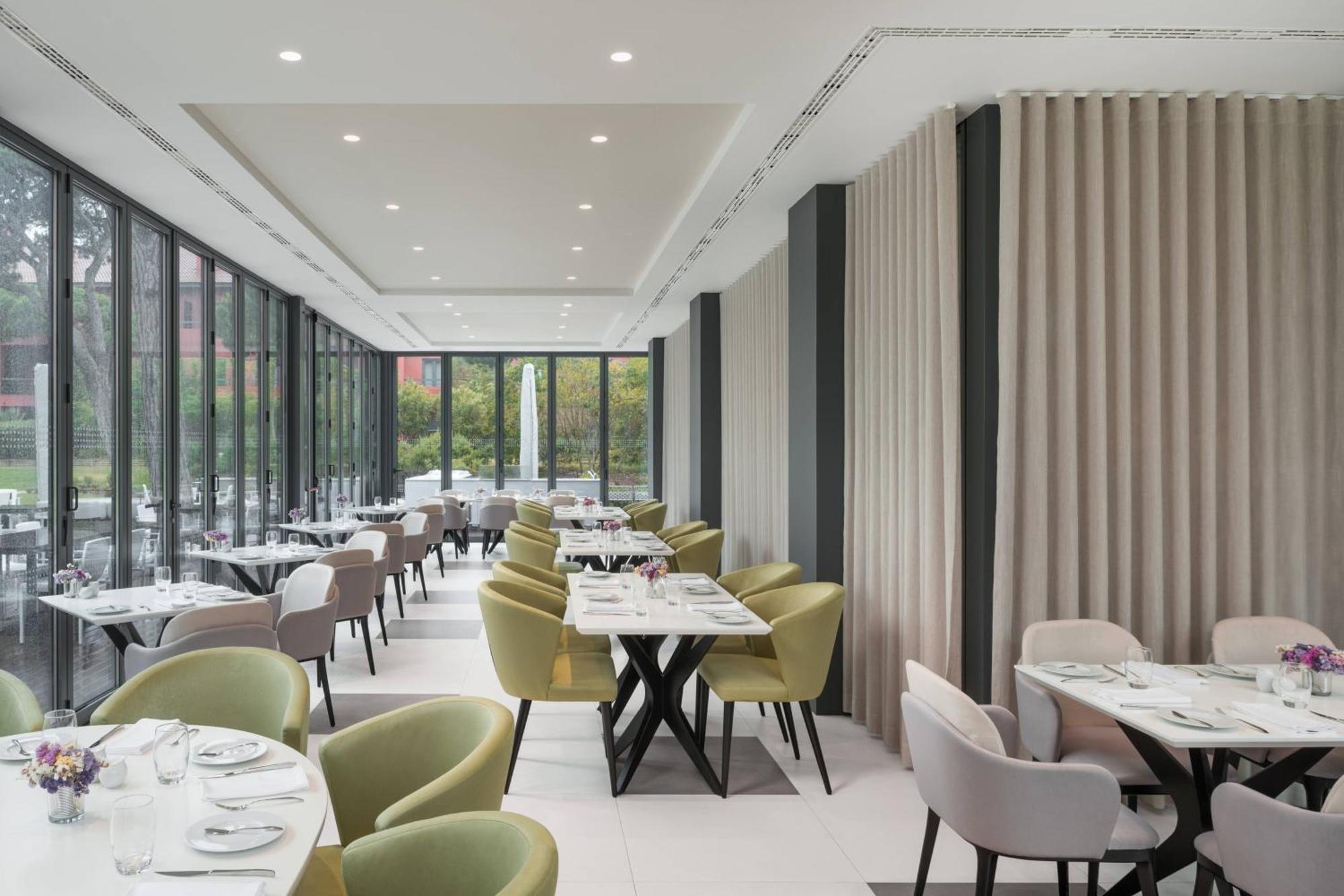 Sheraton - & Residences 5*