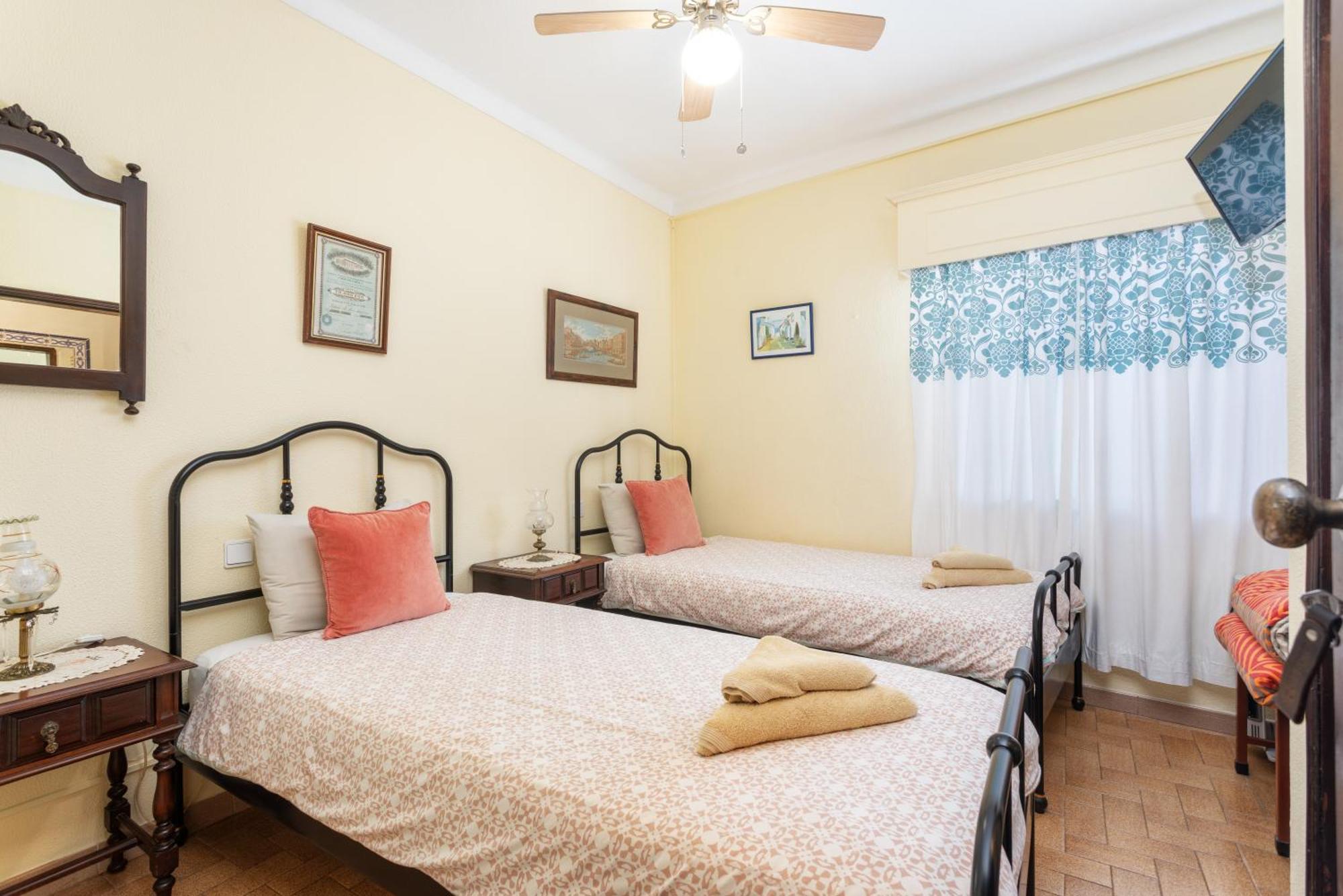 Guest house Al - Local Bicuar 3*