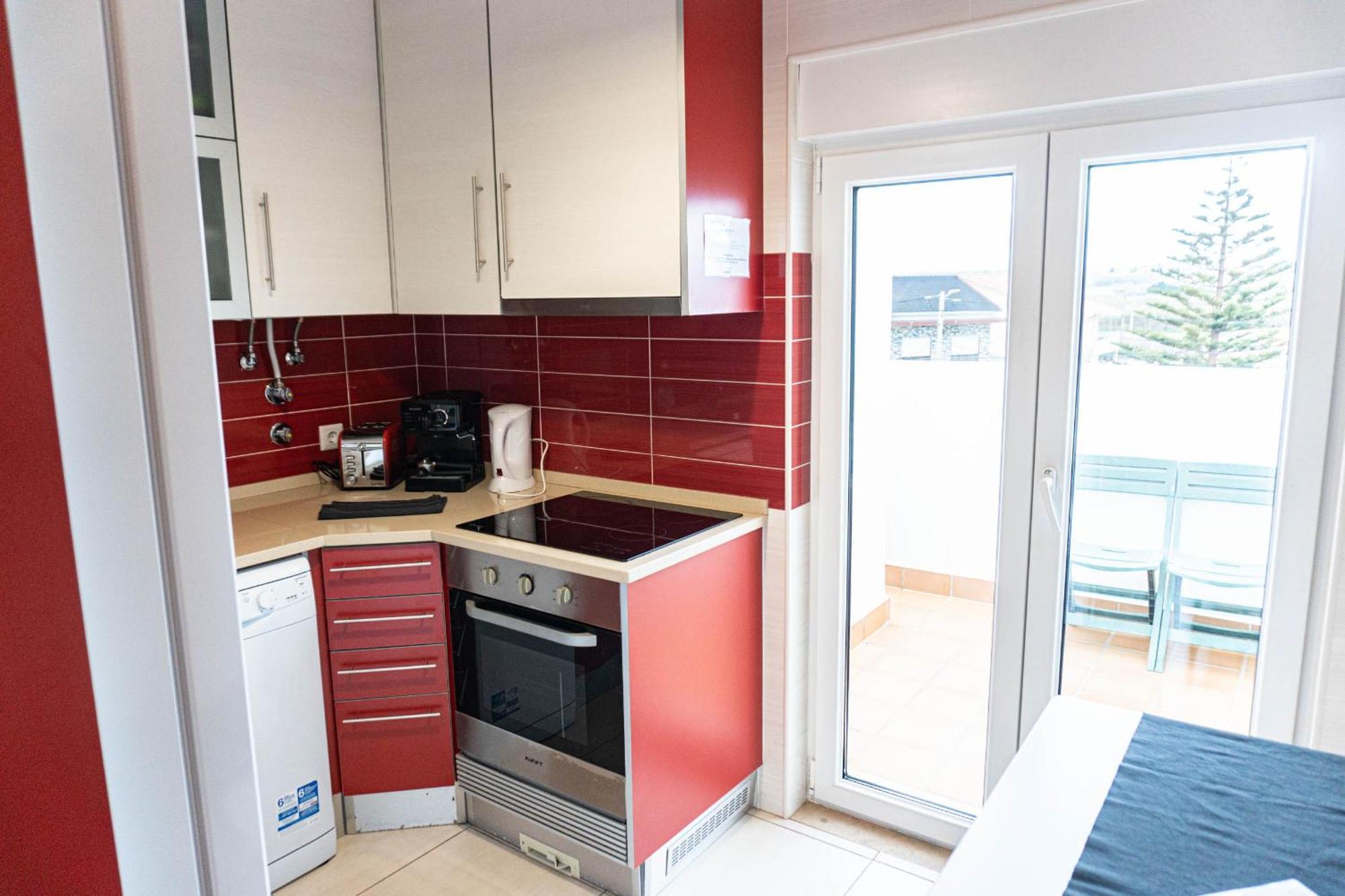Baleal: Balconies And Pool Apartment *